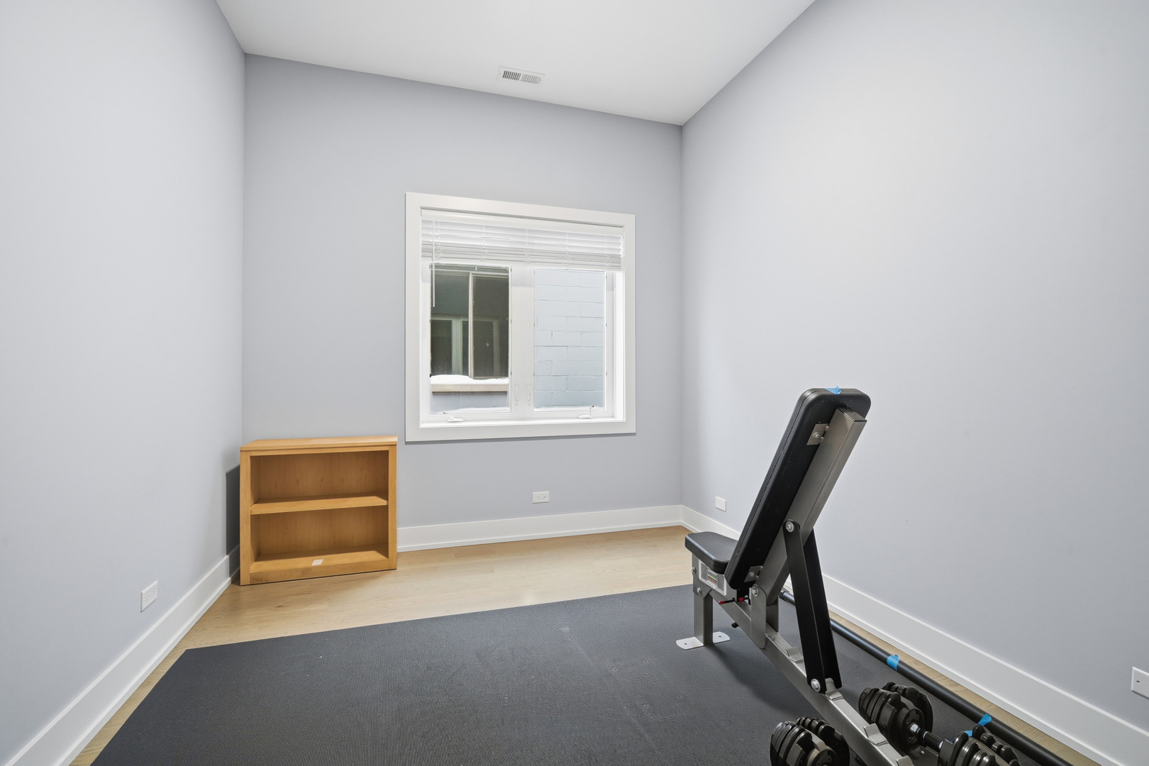 725 W 17th Street Unit: 3