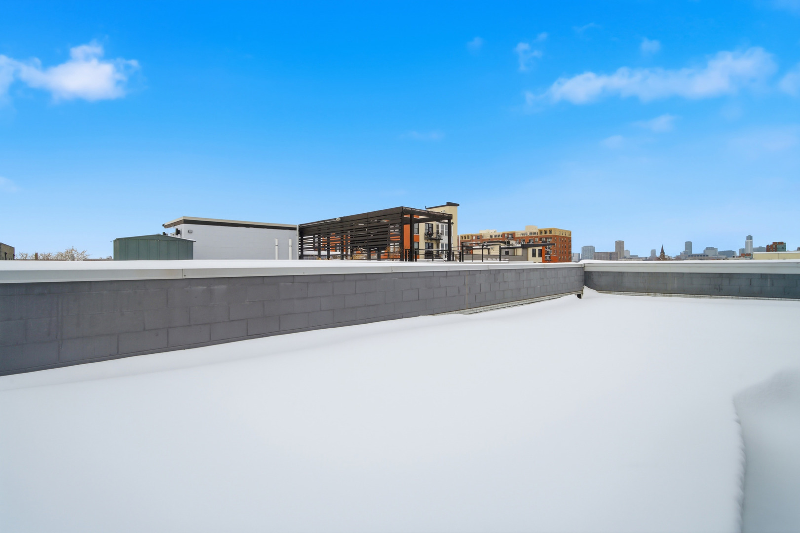 725 W 17th Street Unit: 3