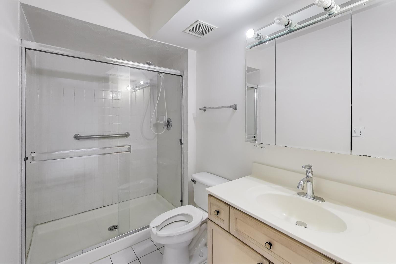 7021 W Touhy Avenue Unit: 509