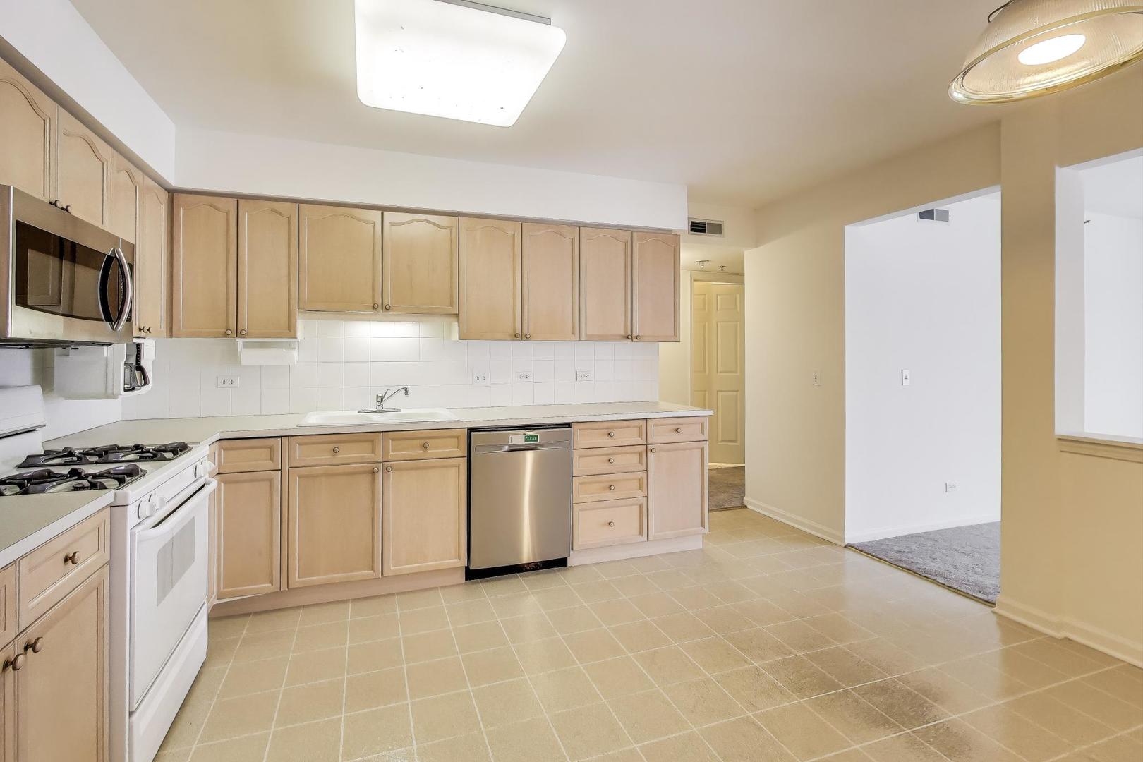 7021 W Touhy Avenue Unit: 509