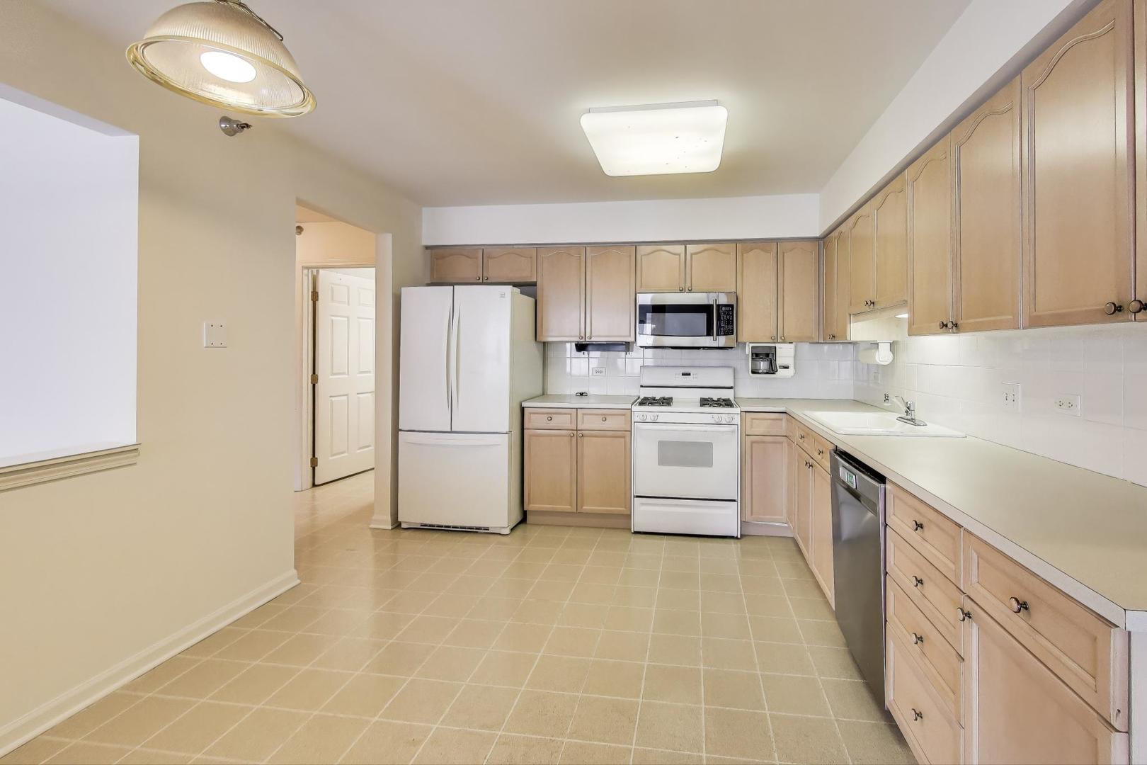 7021 W Touhy Avenue Unit: 509