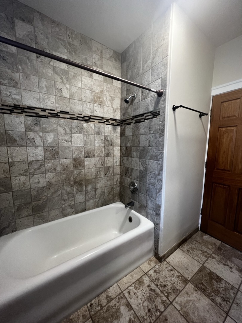 4305 W Palmer Street Unit: 3