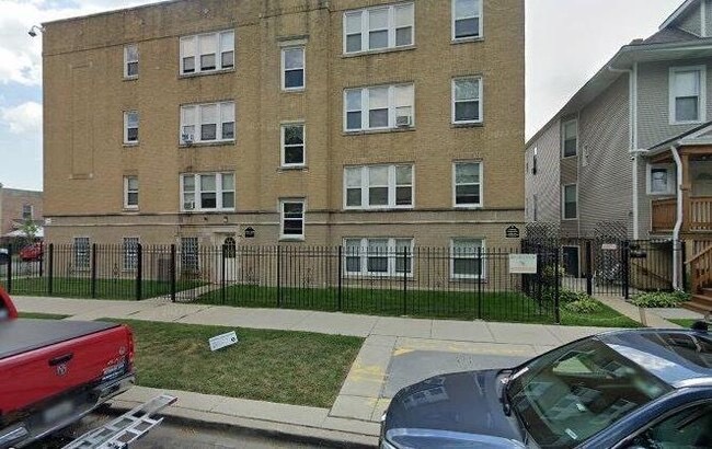 4305 W Palmer Street Unit: 3