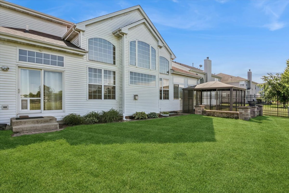 6623 Majestic Way