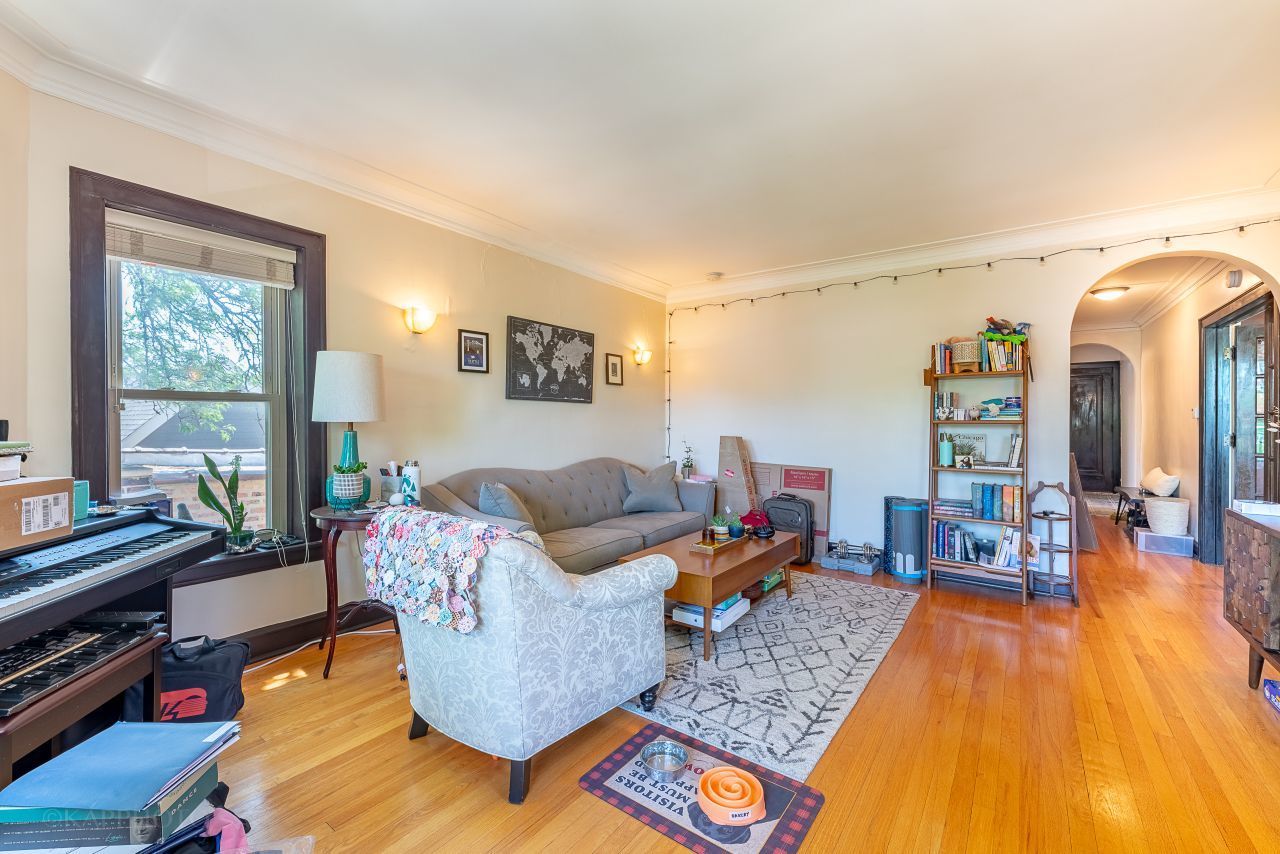 4850 N Oakley Avenue Unit: 3F