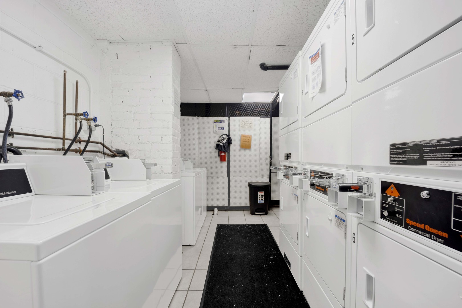 3161 N Cambridge Avenue Unit: 407
