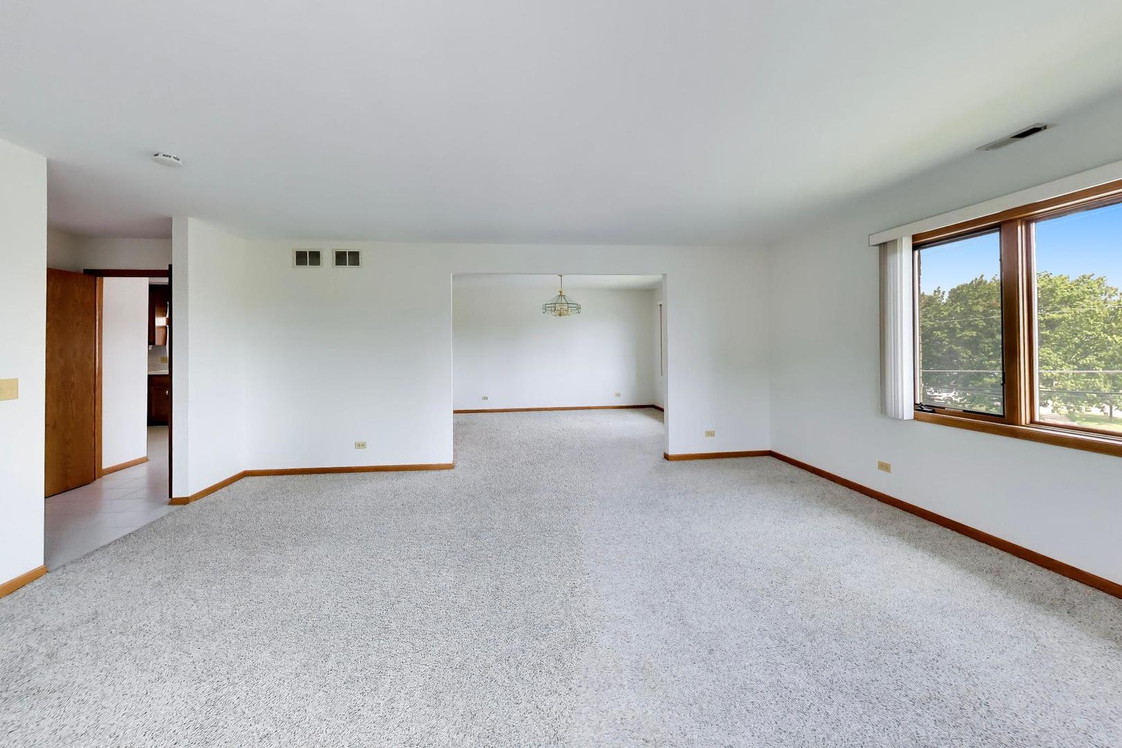 920 N Northwest Highway Unit: 2