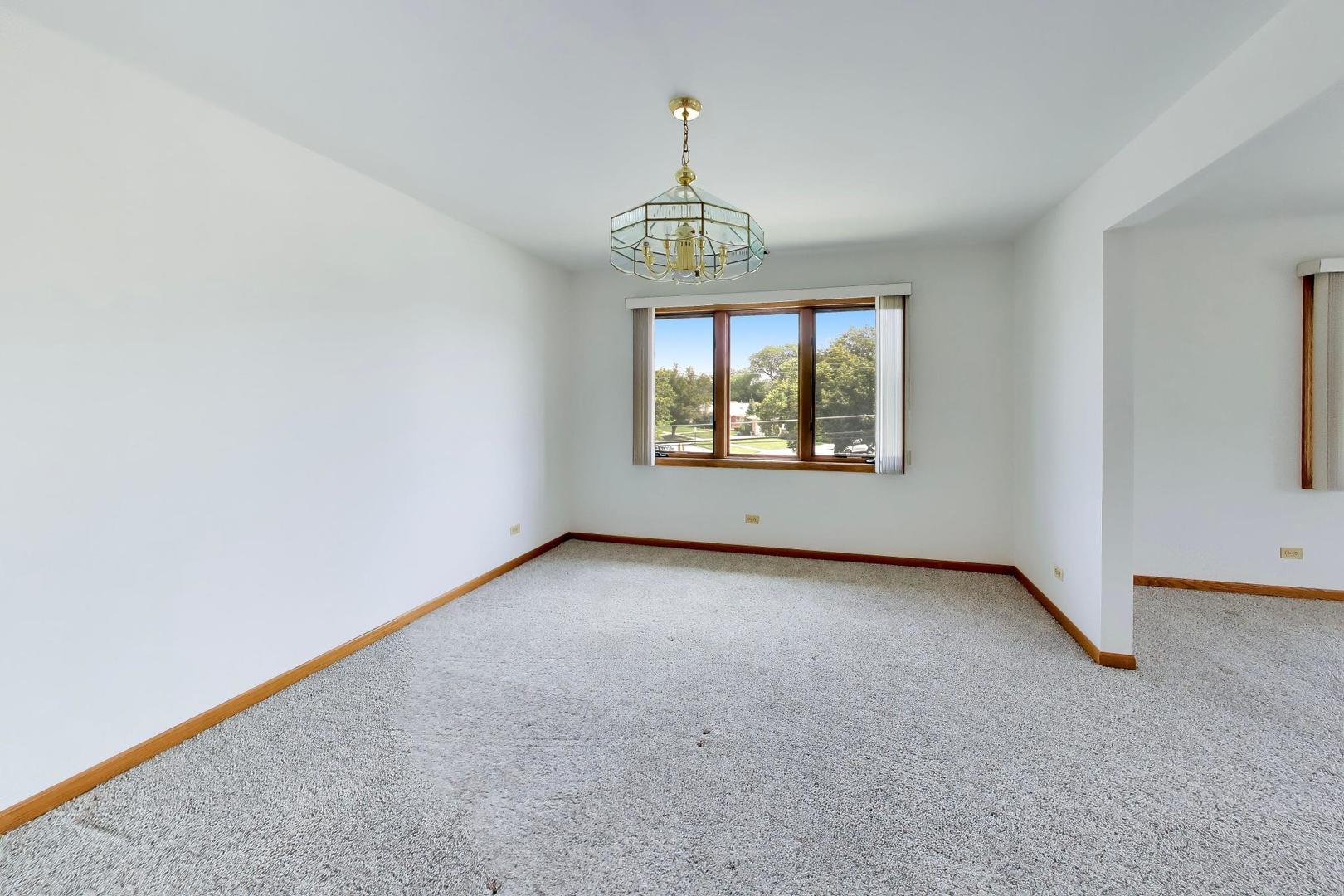 920 N Northwest Highway Unit: 2