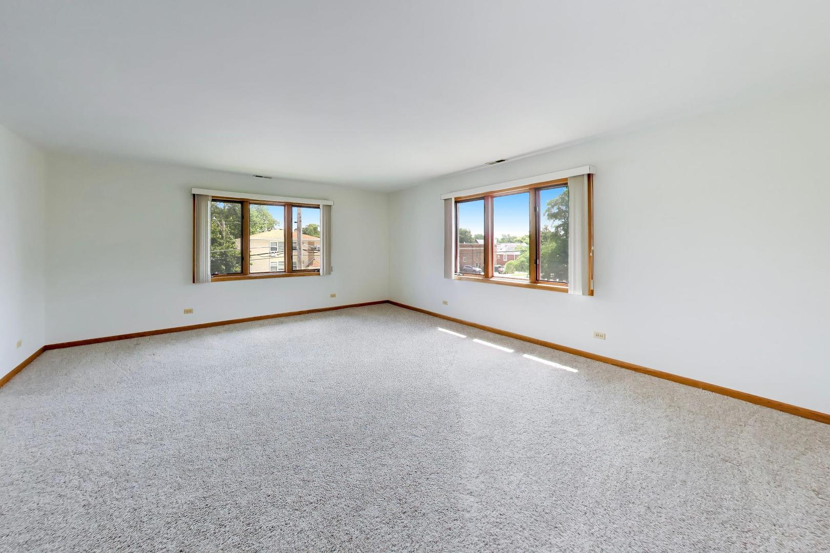 920 N Northwest Highway Unit: 2