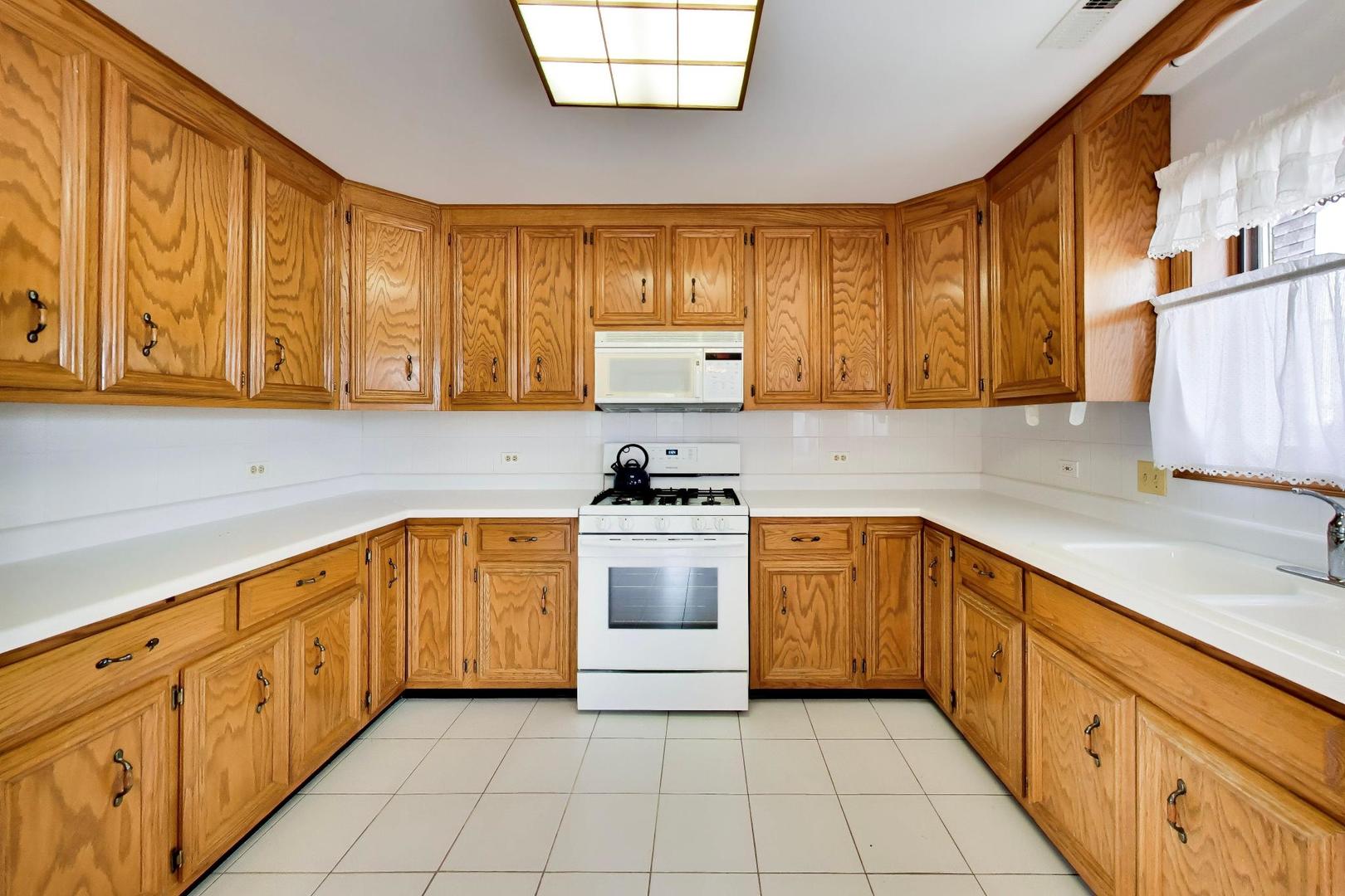 920 N Northwest Highway Unit: 2