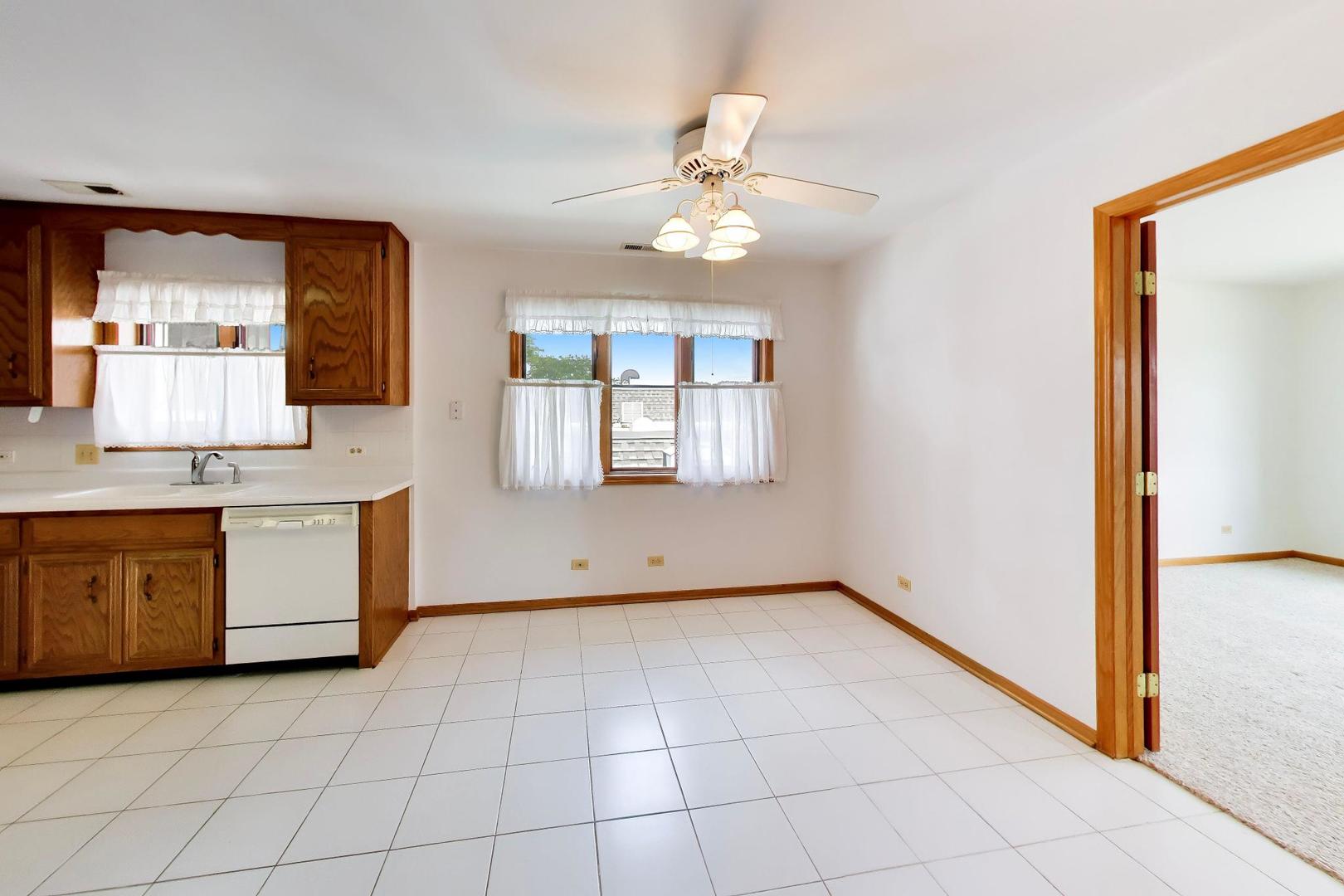 920 N Northwest Highway Unit: 2