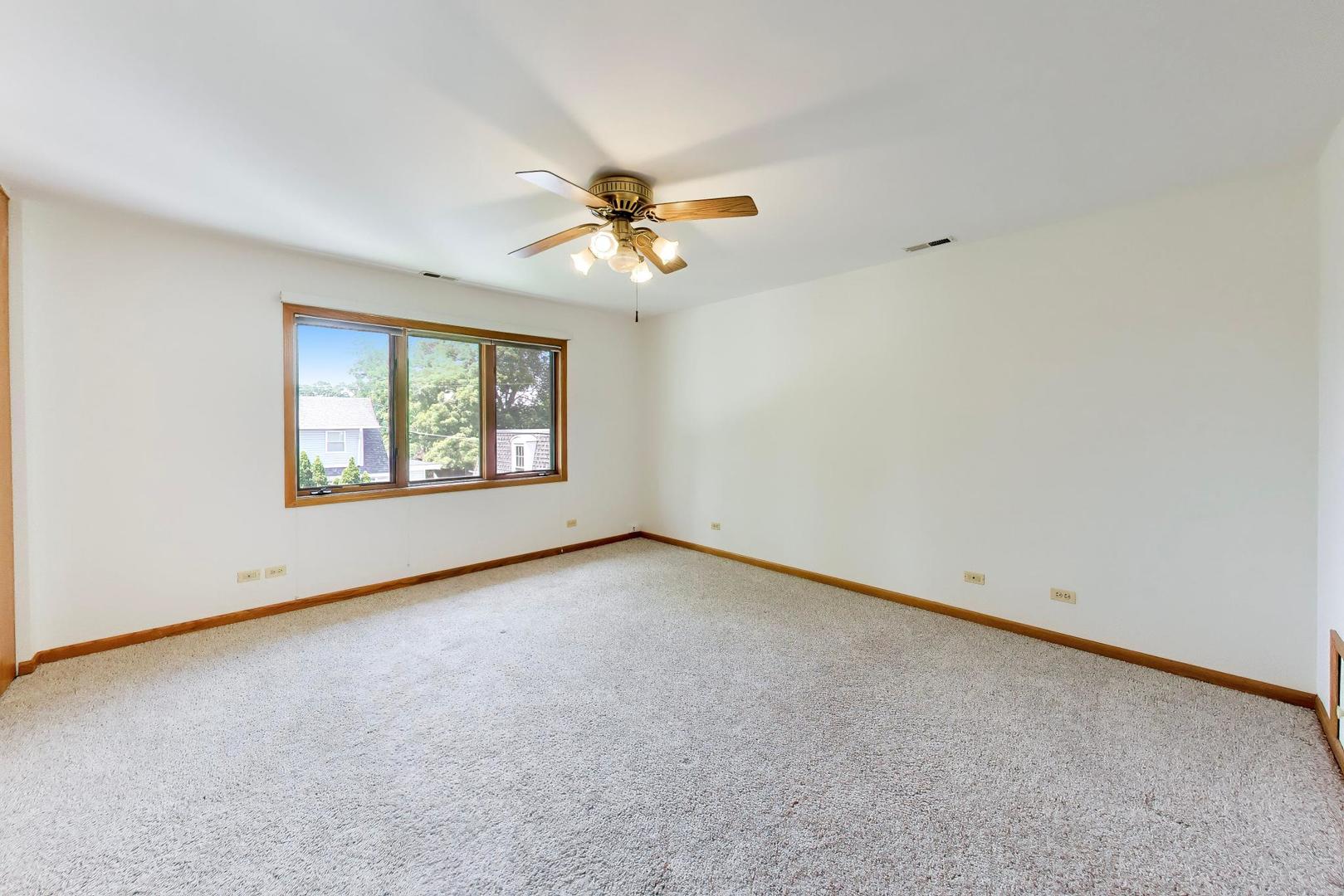 920 N Northwest Highway Unit: 2