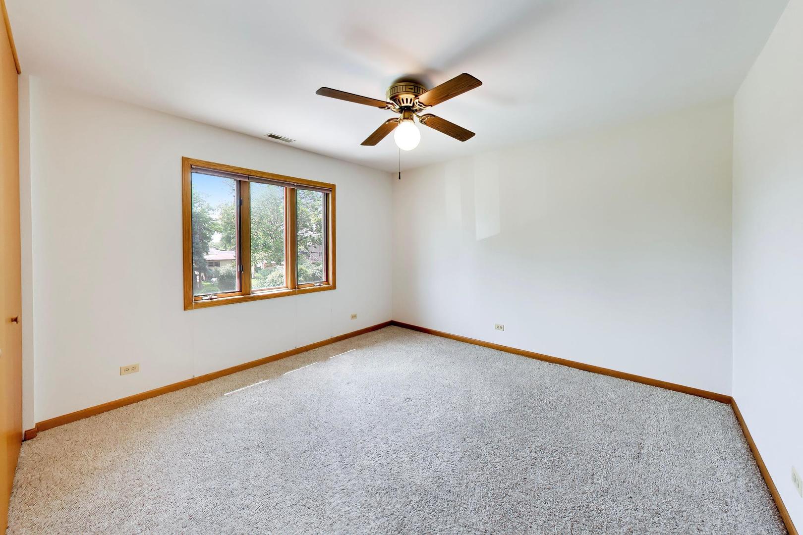 920 N Northwest Highway Unit: 2
