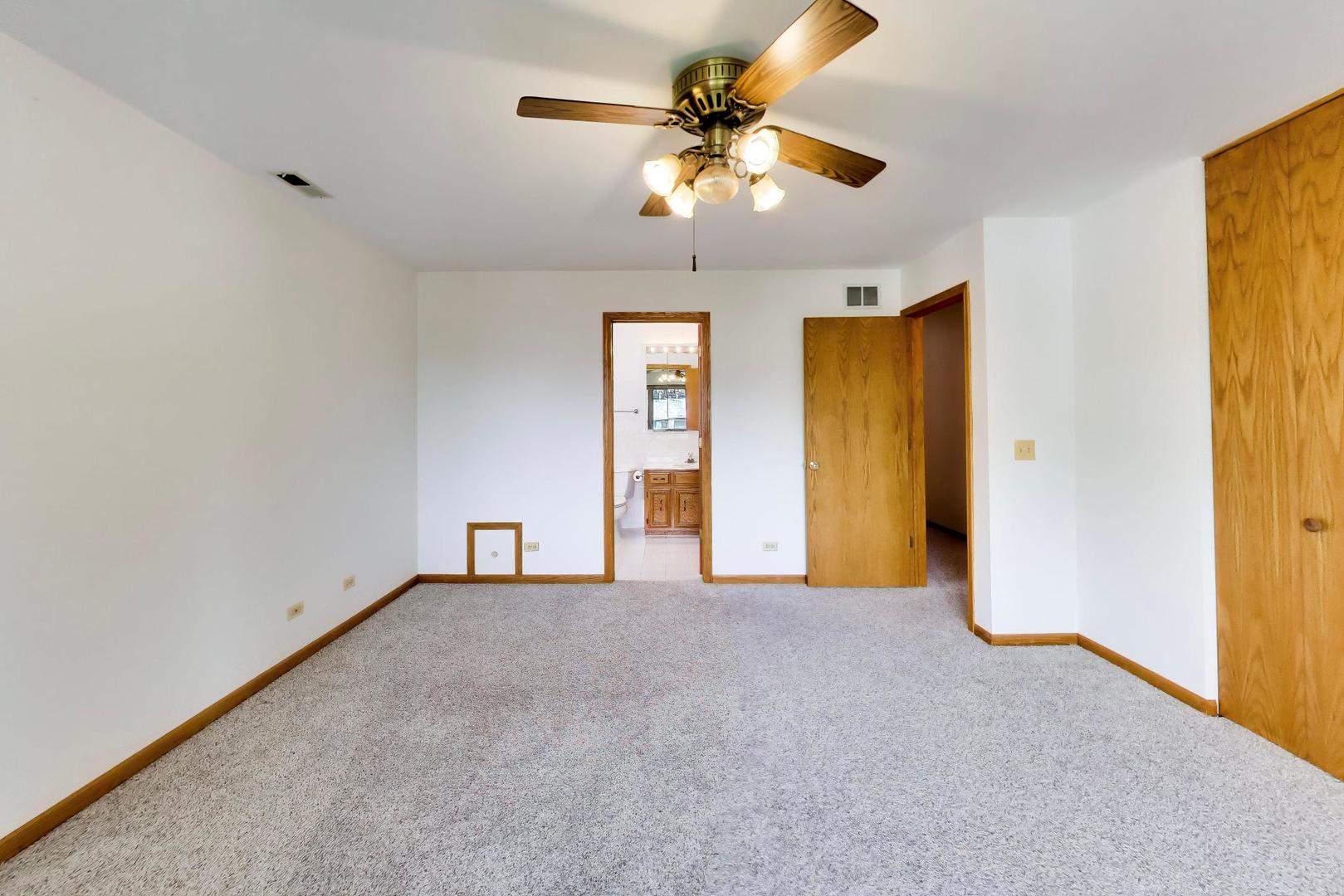 920 N Northwest Highway Unit: 2