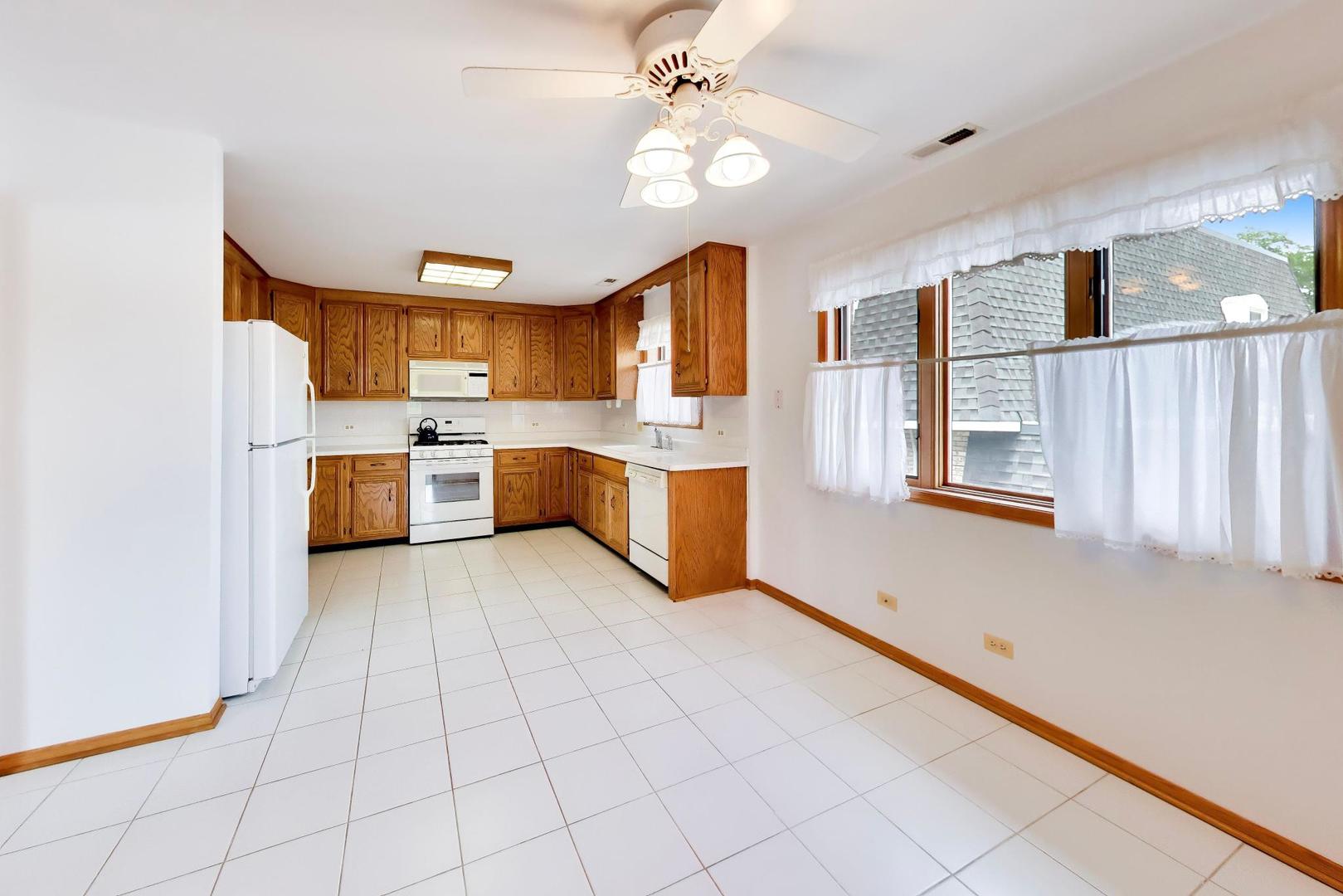 920 N Northwest Highway Unit: 2