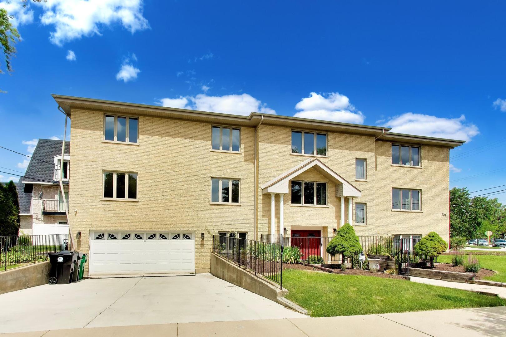920 N Northwest Highway Unit: 2
