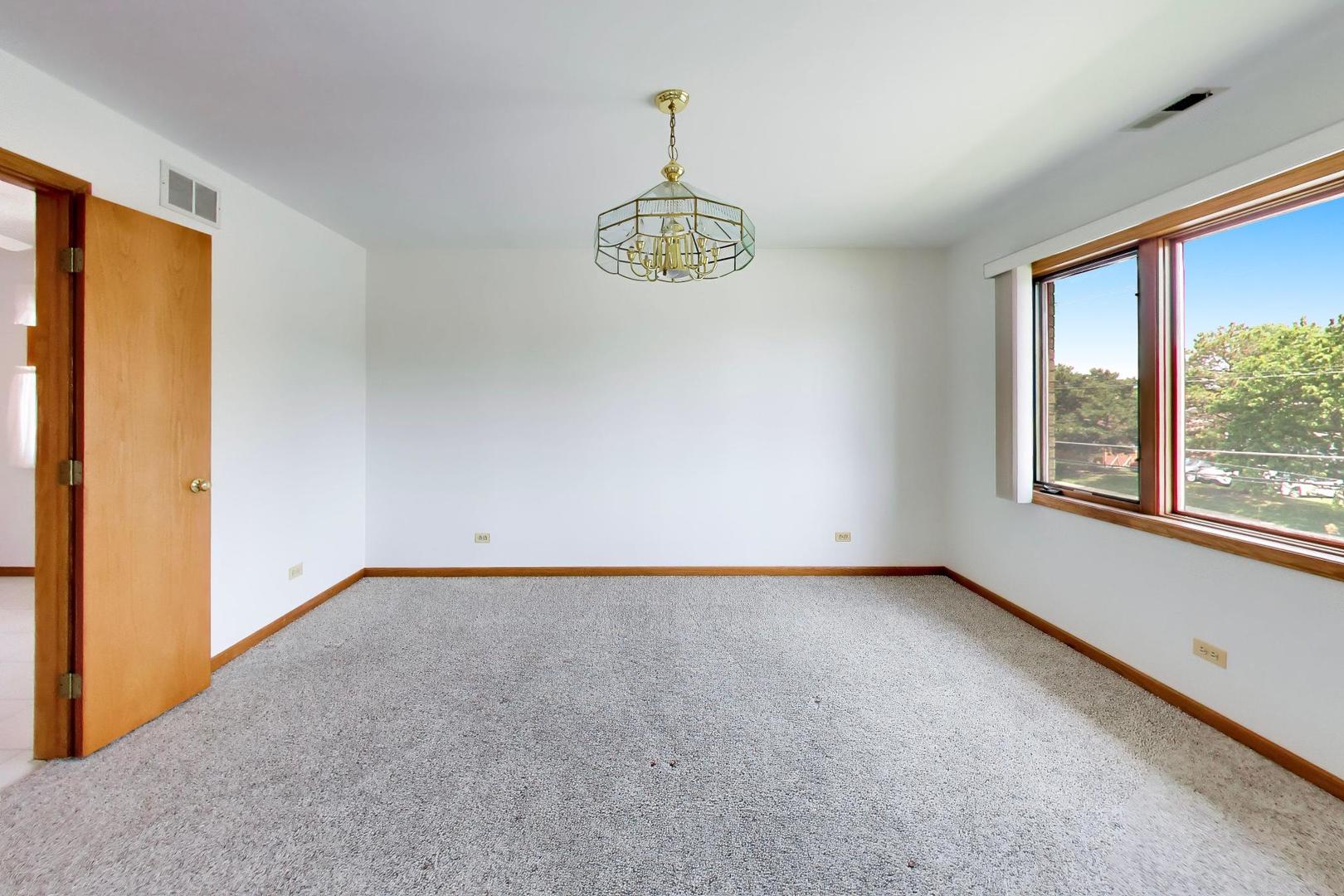 920 N Northwest Highway Unit: 2