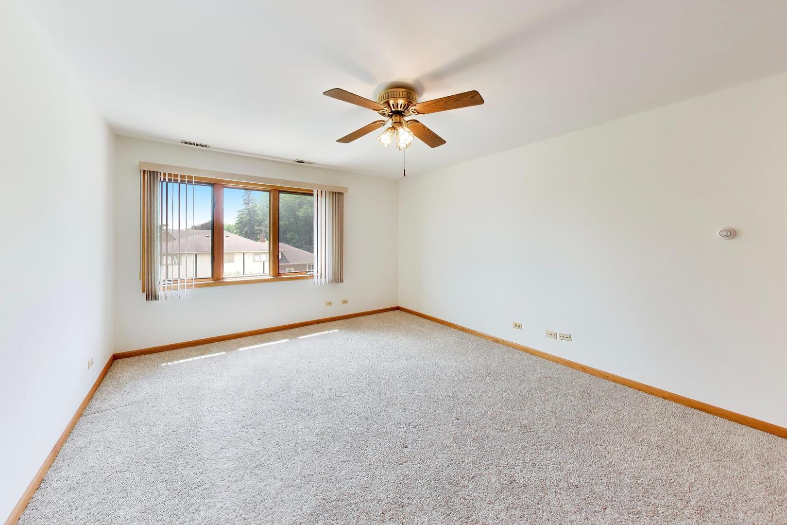 920 N Northwest Highway Unit: 2