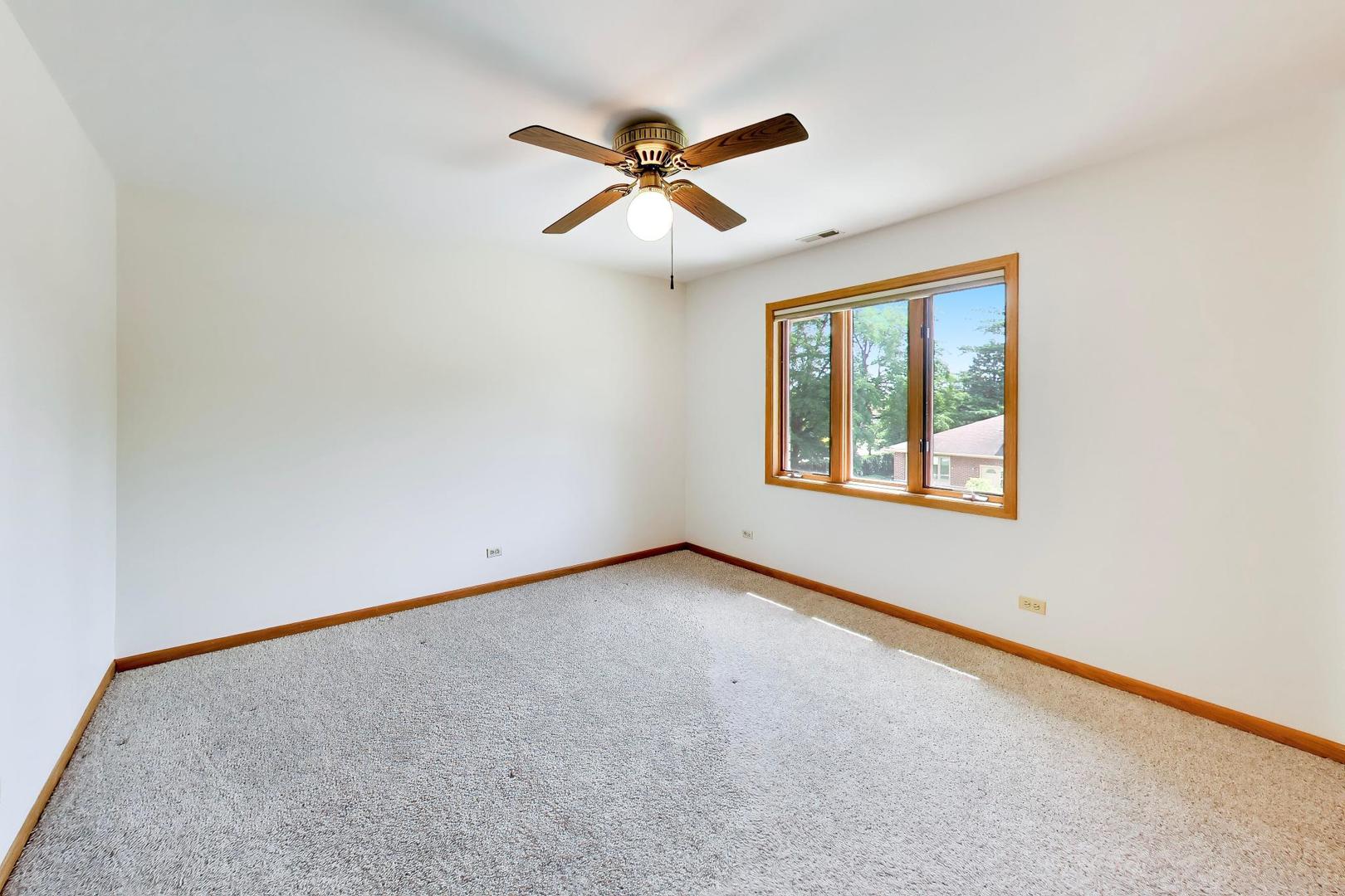 920 N Northwest Highway Unit: 2