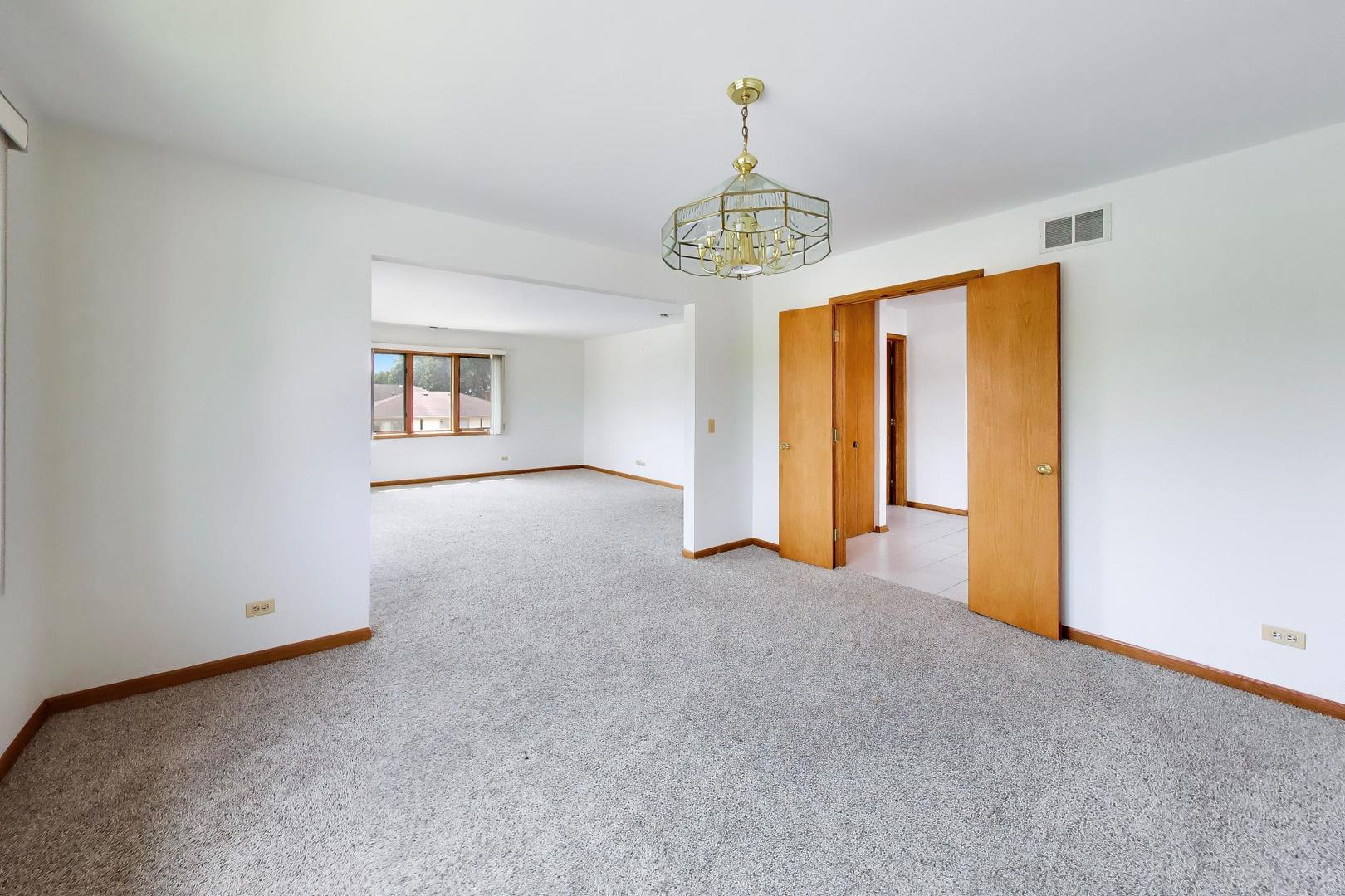 920 N Northwest Highway Unit: 2