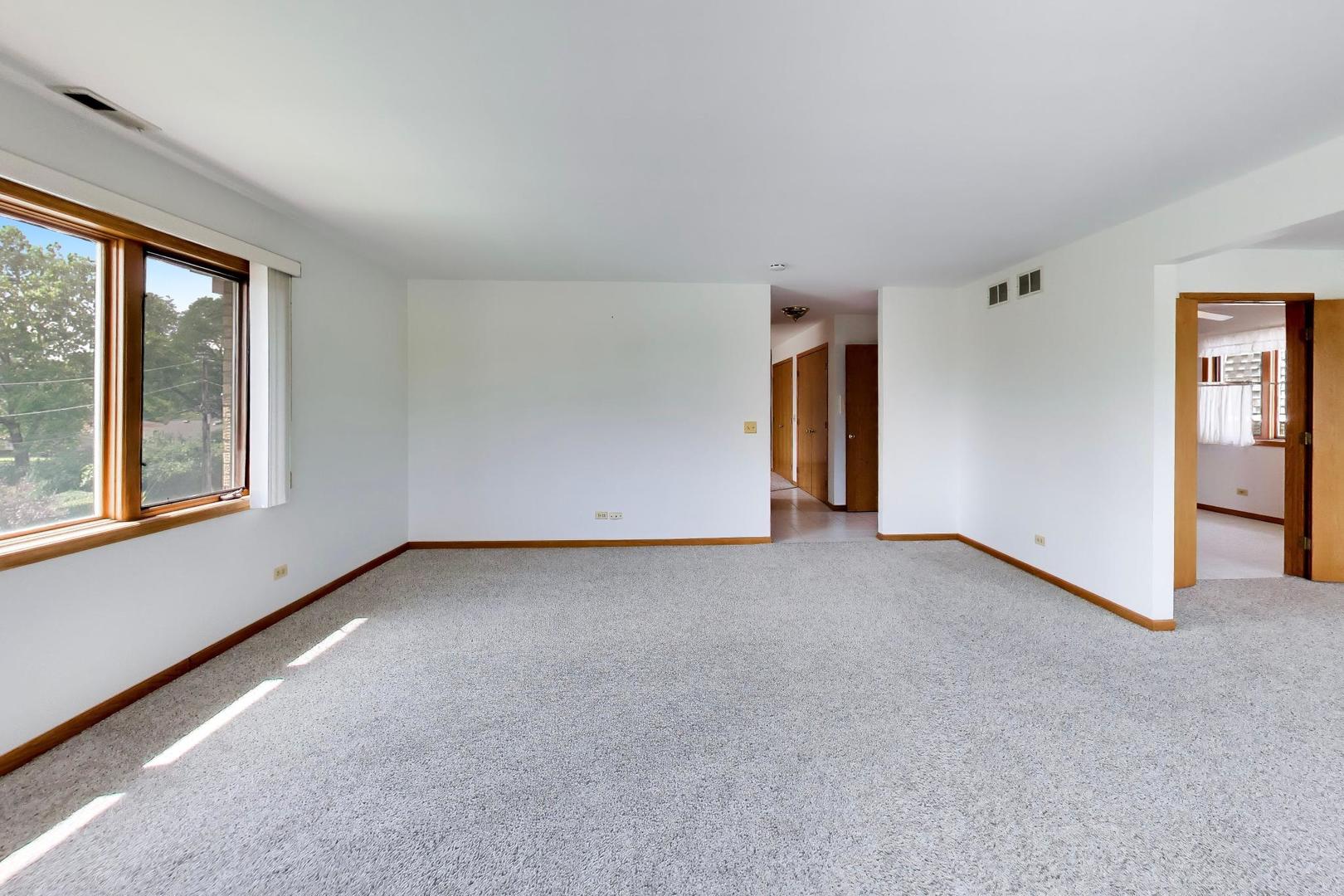 920 N Northwest Highway Unit: 2
