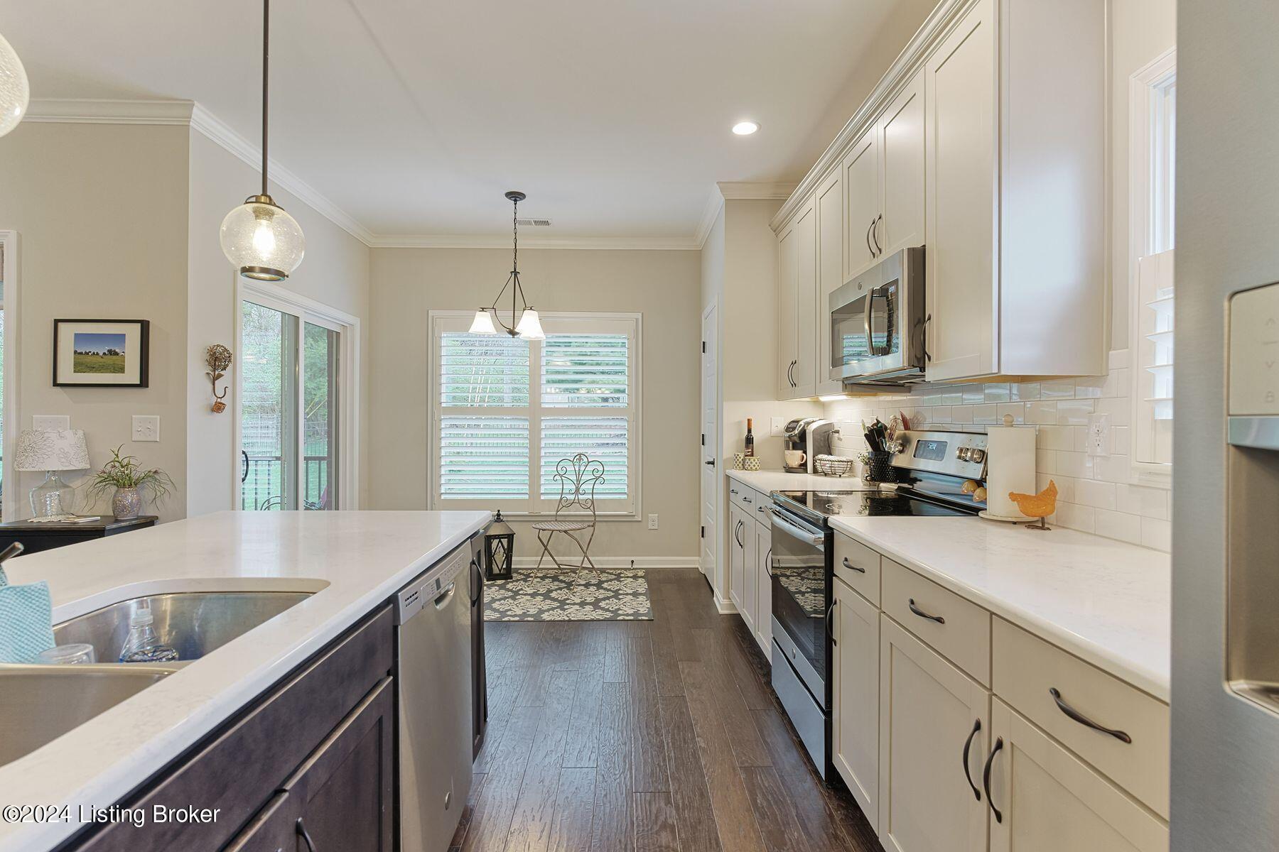 9300 Cross Meadows Cir