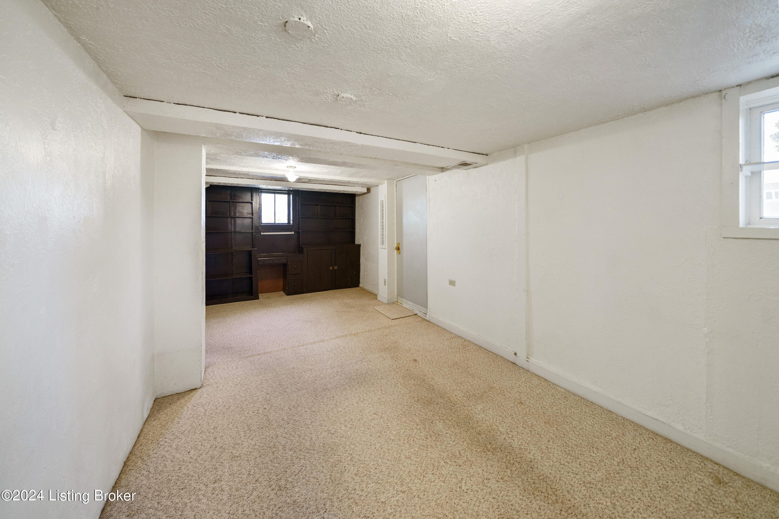 1618 Jaeger Ave