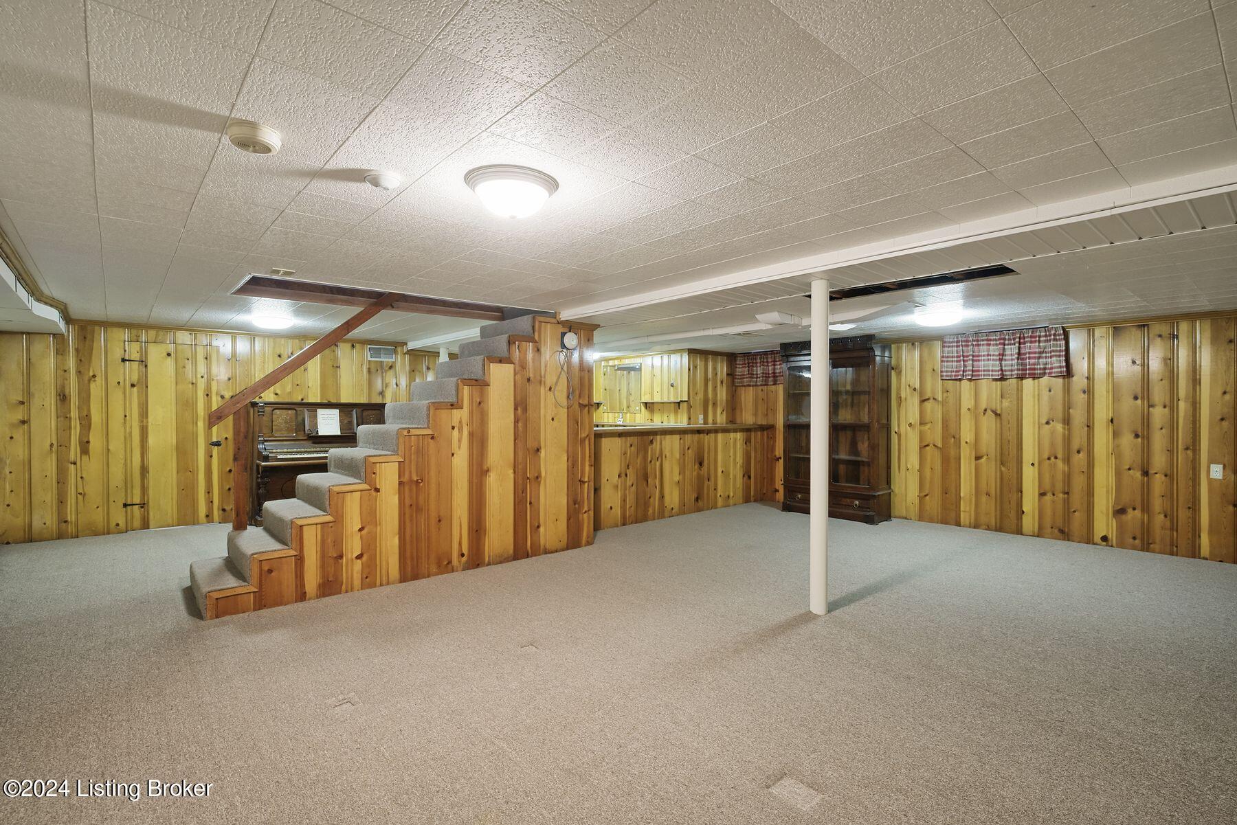 708 Dorsey Ln