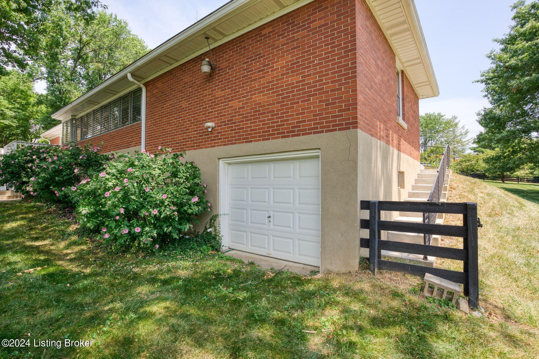 708 Dorsey Ln