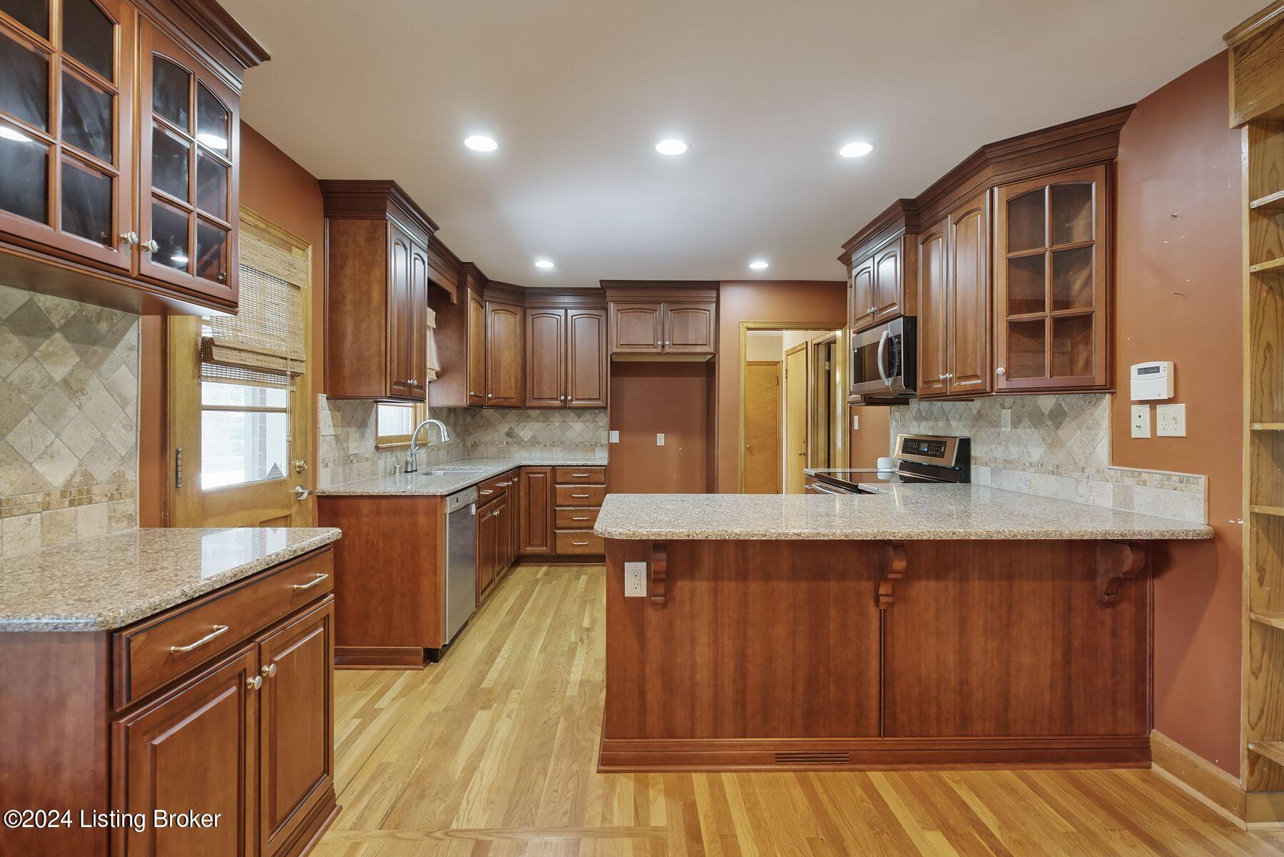 708 Dorsey Ln