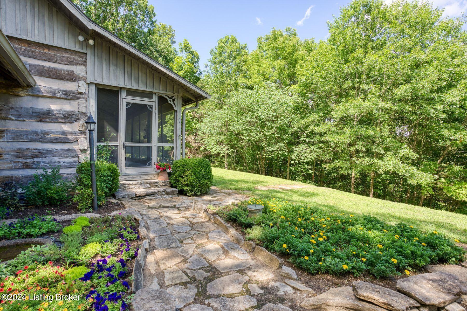 600 Shagbark Dr