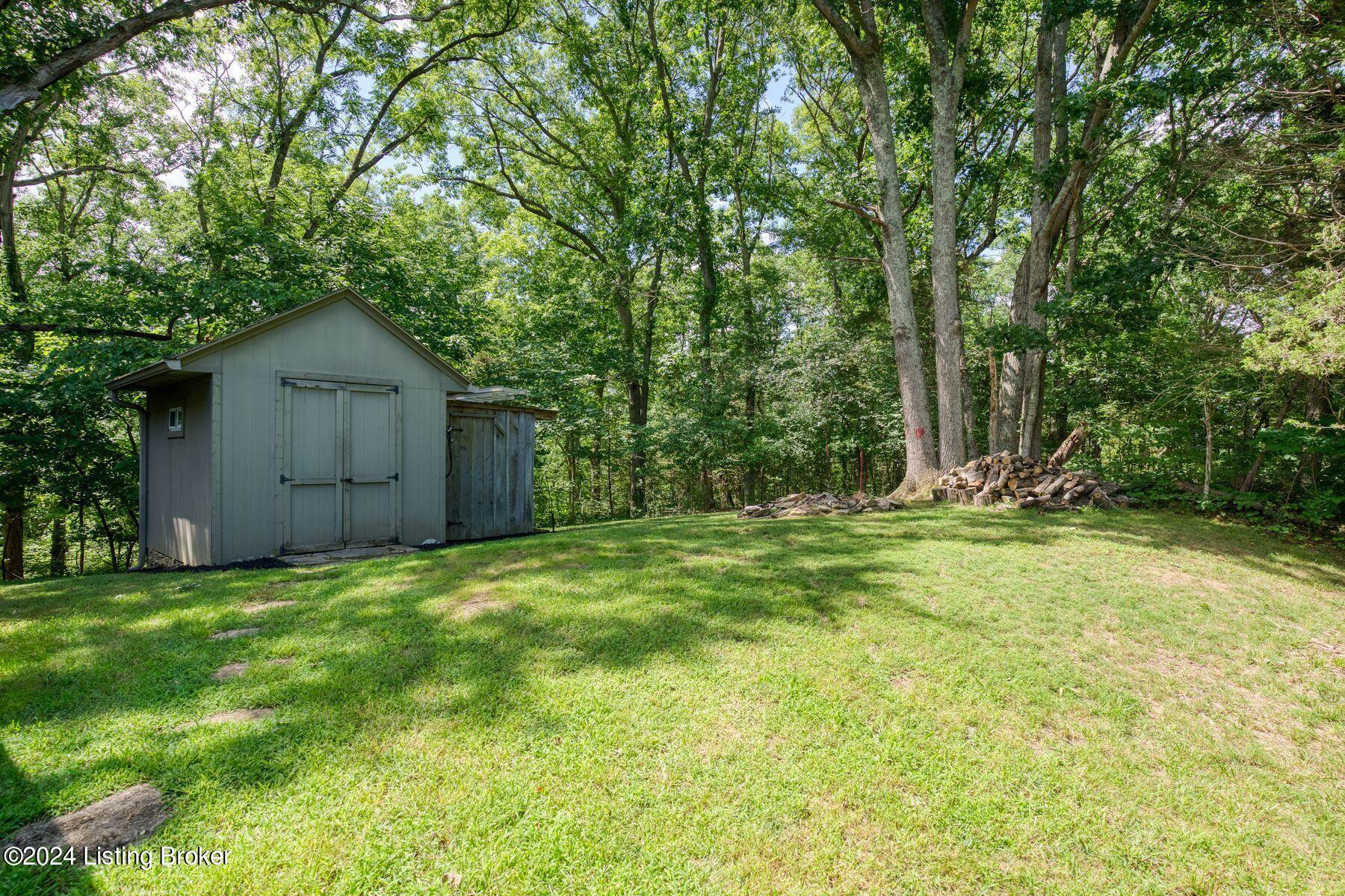 600 Shagbark Dr