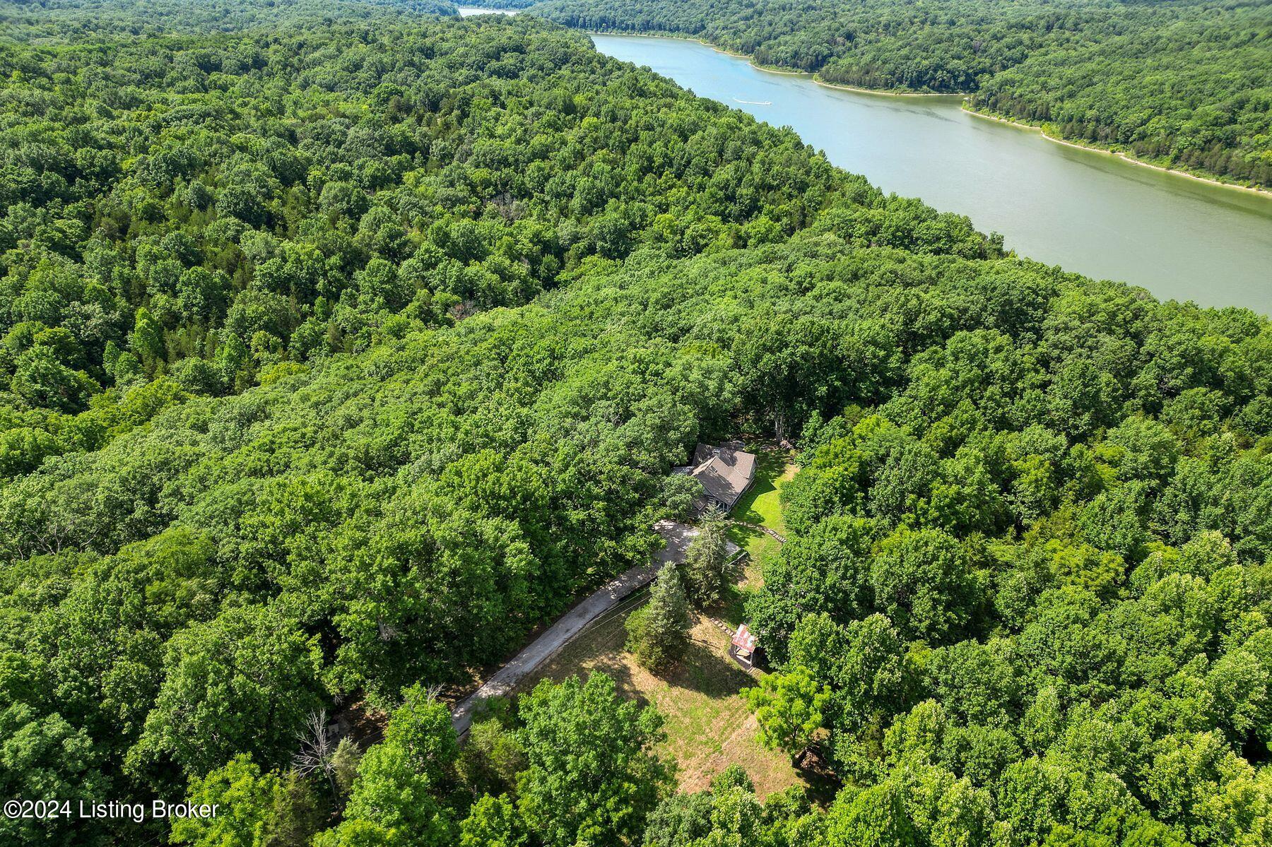 600 Shagbark Dr