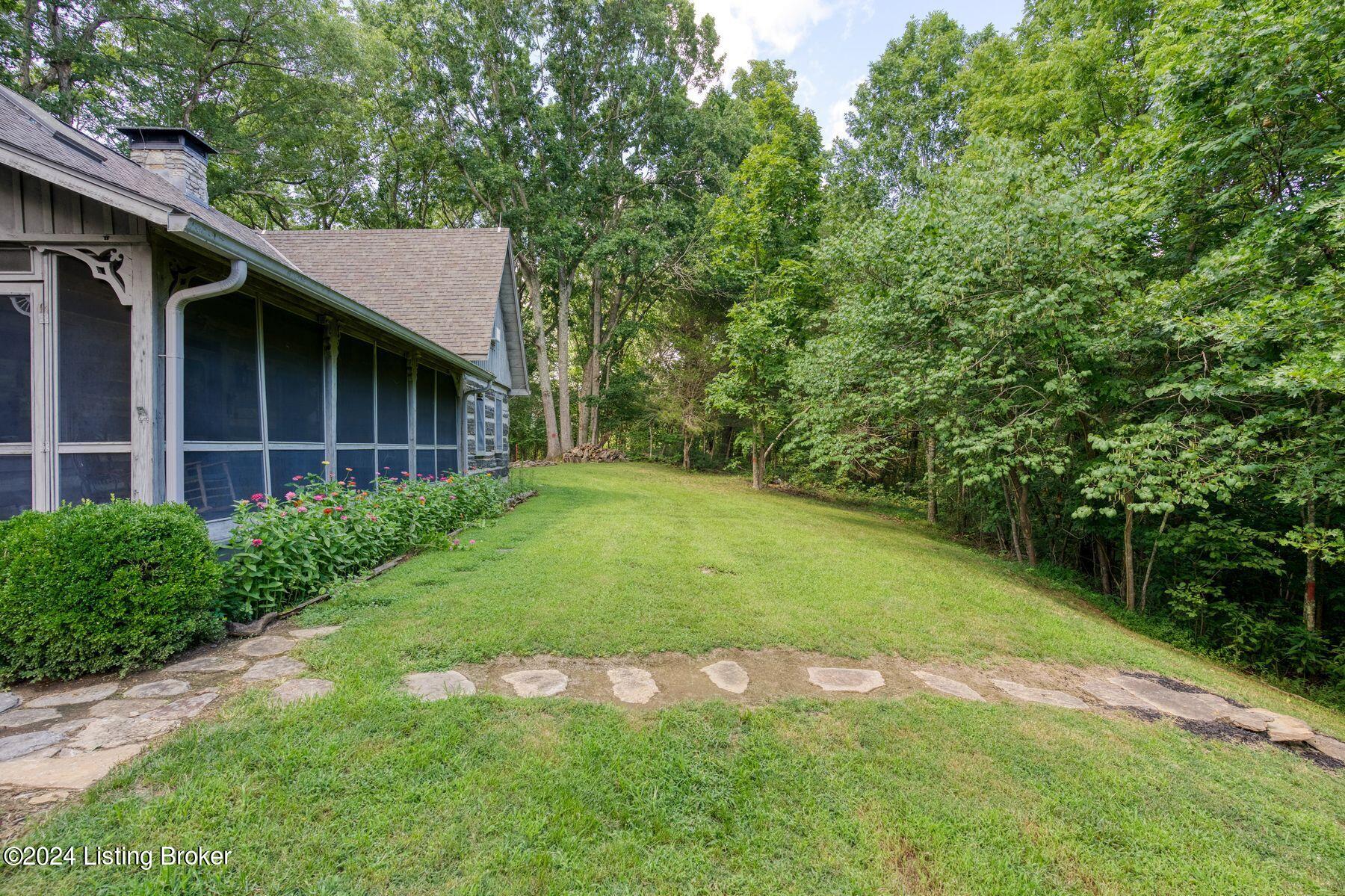 600 Shagbark Dr
