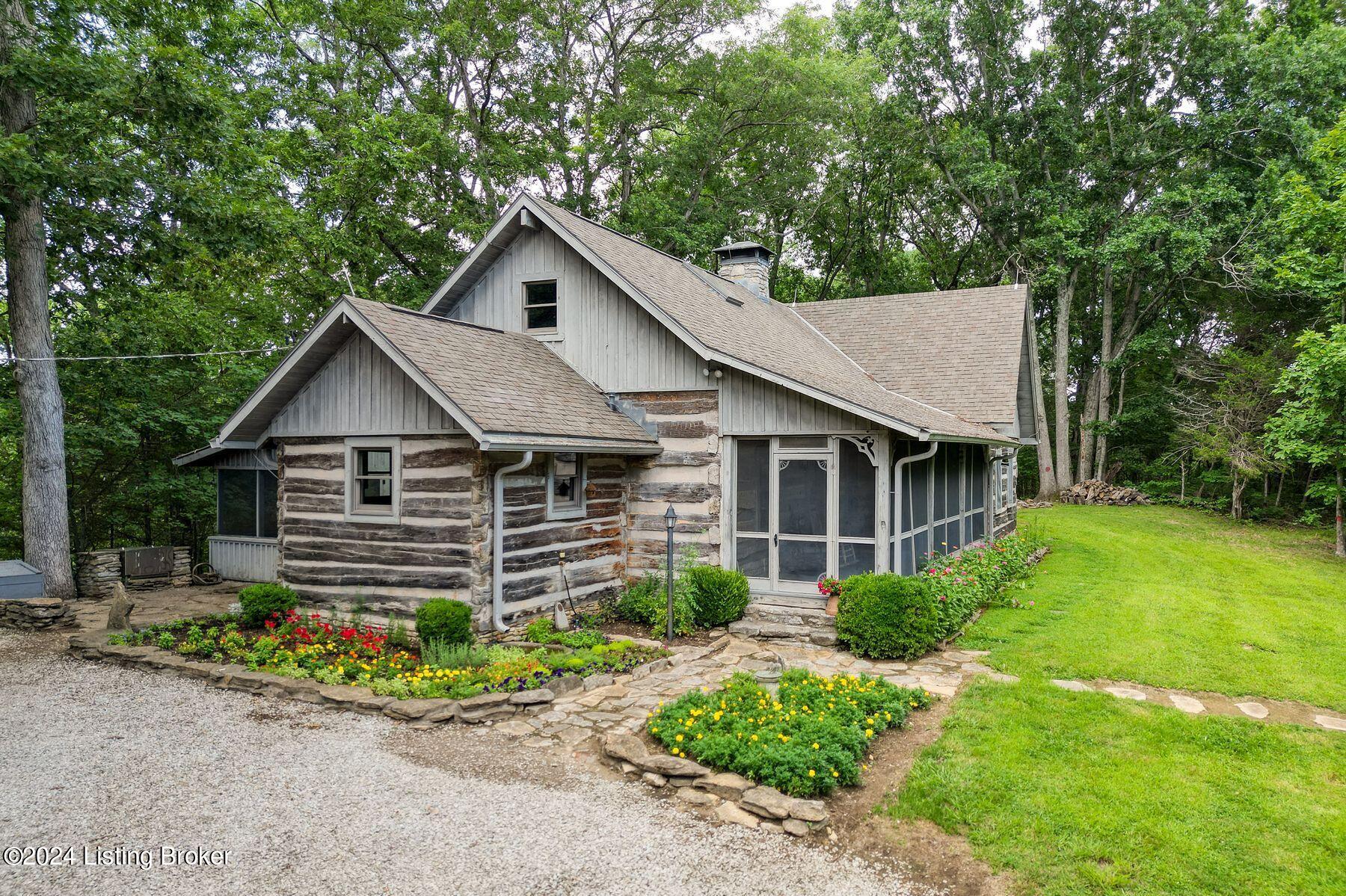 600 Shagbark Dr