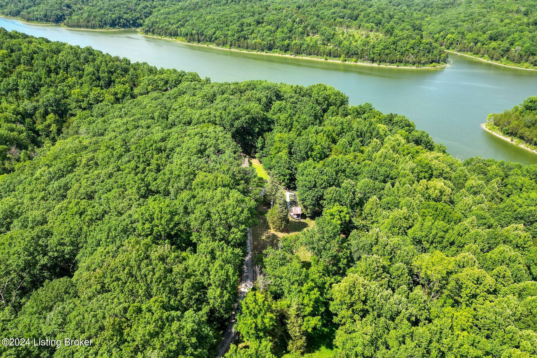 600 Shagbark Dr