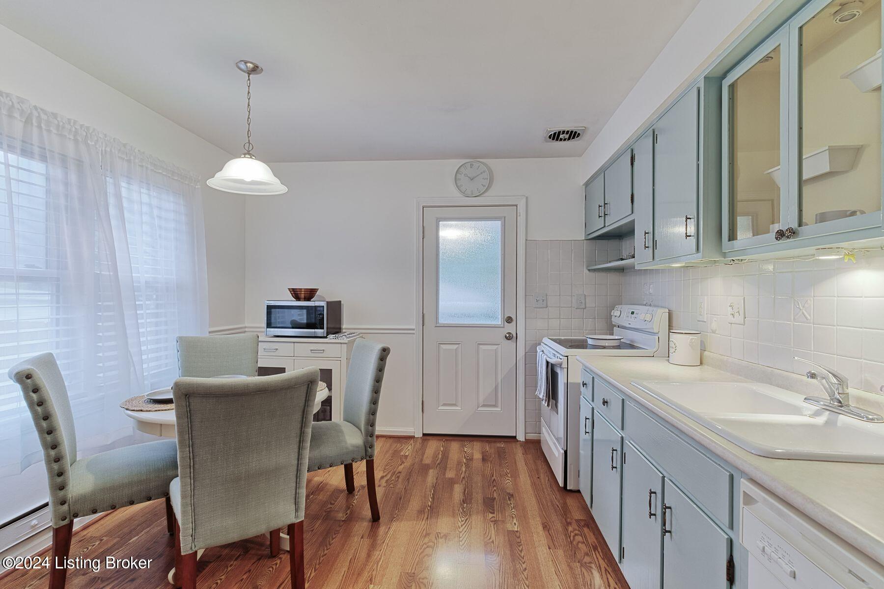 4223 Hillbrook Dr