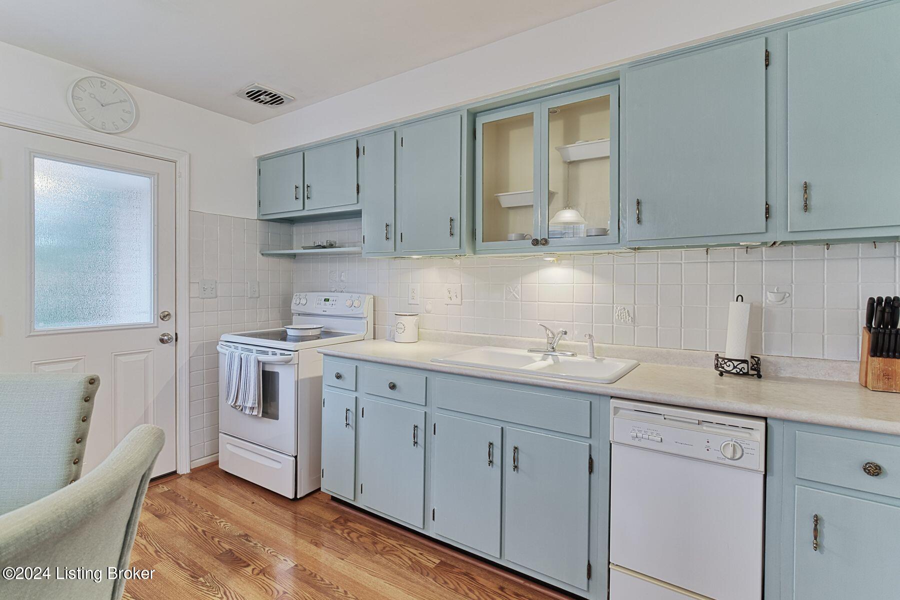 4223 Hillbrook Dr
