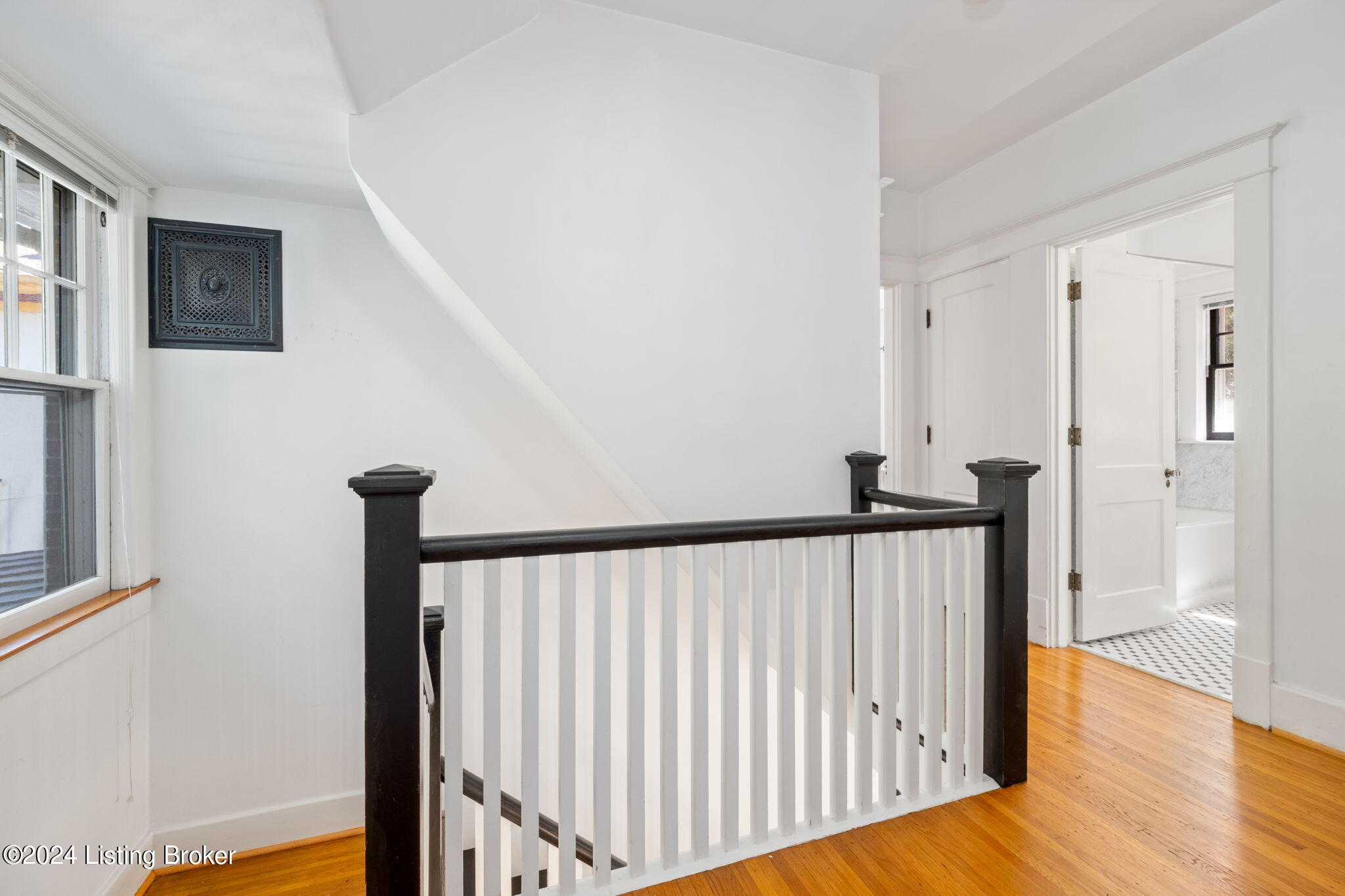 2121 Douglass Blvd