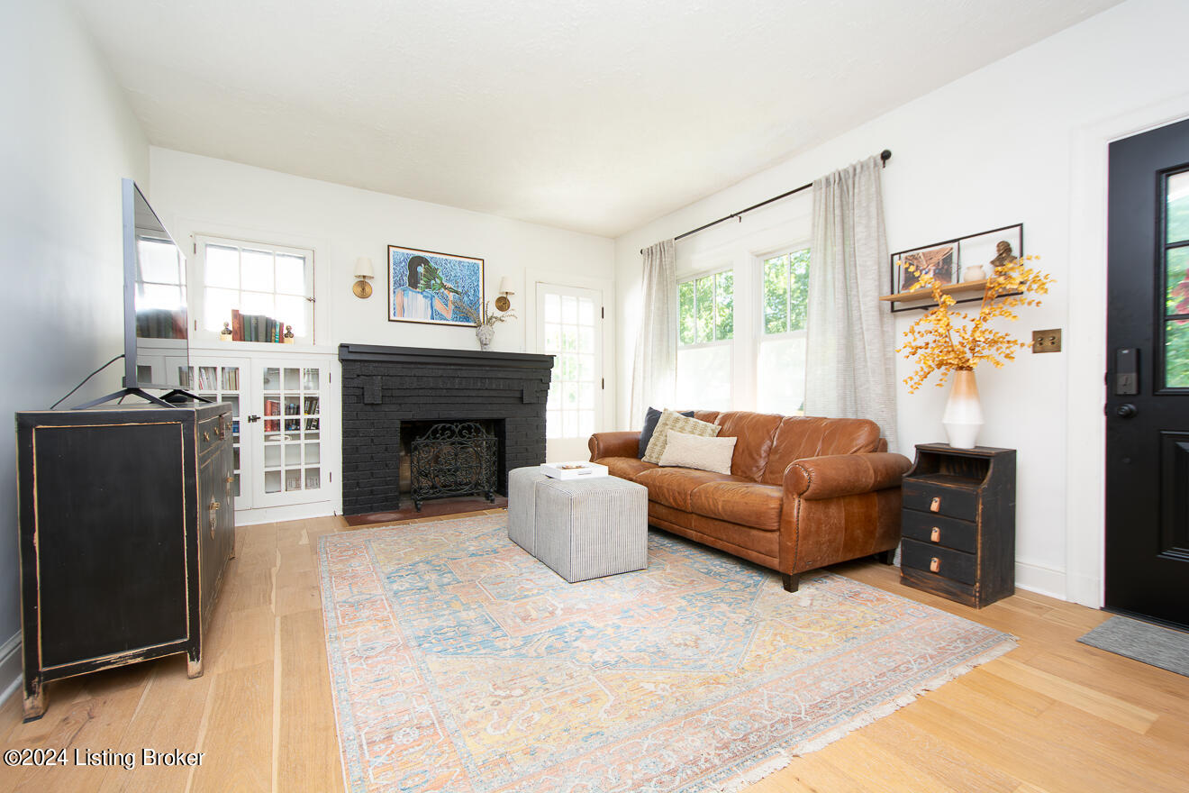 2133 Lowell Ave