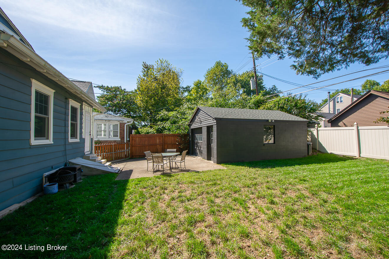2133 Lowell Ave