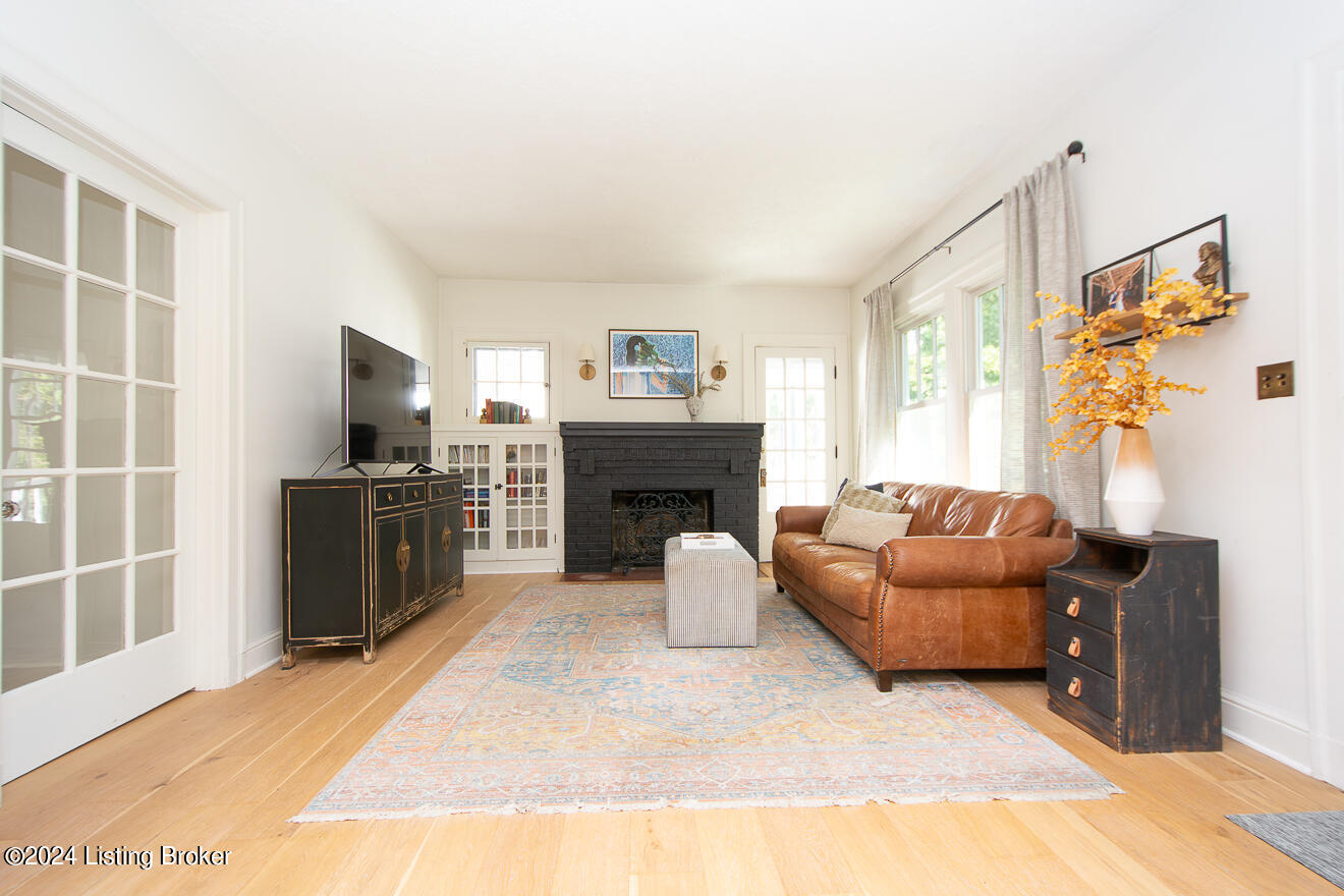 2133 Lowell Ave
