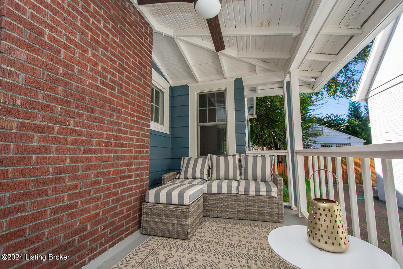 2133 Lowell Ave