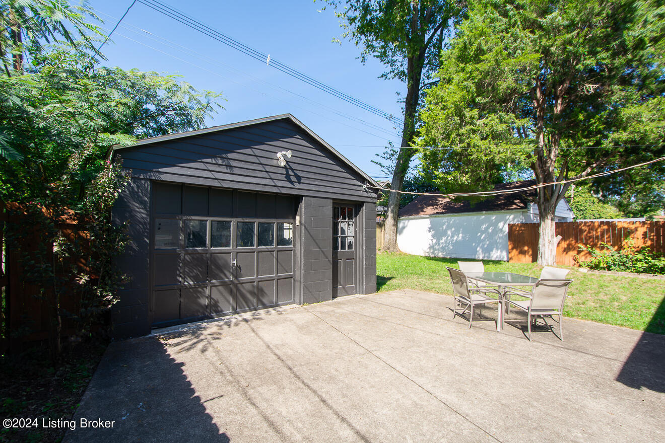 2133 Lowell Ave