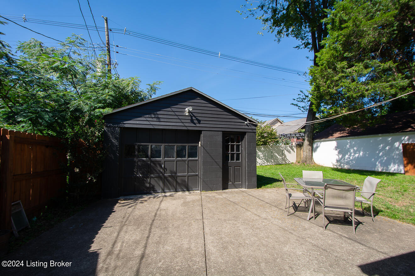 2133 Lowell Ave