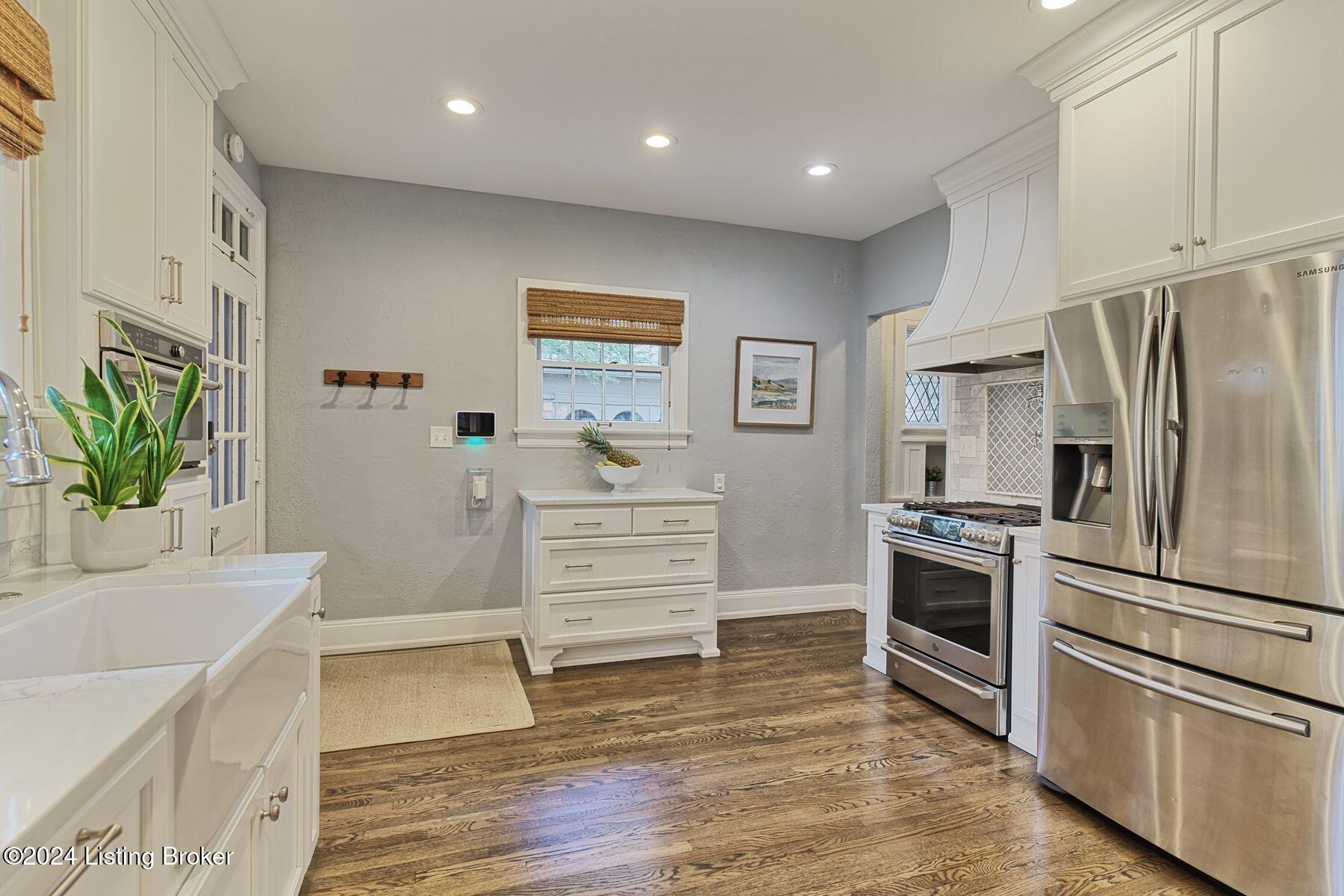 2331 Village Dr