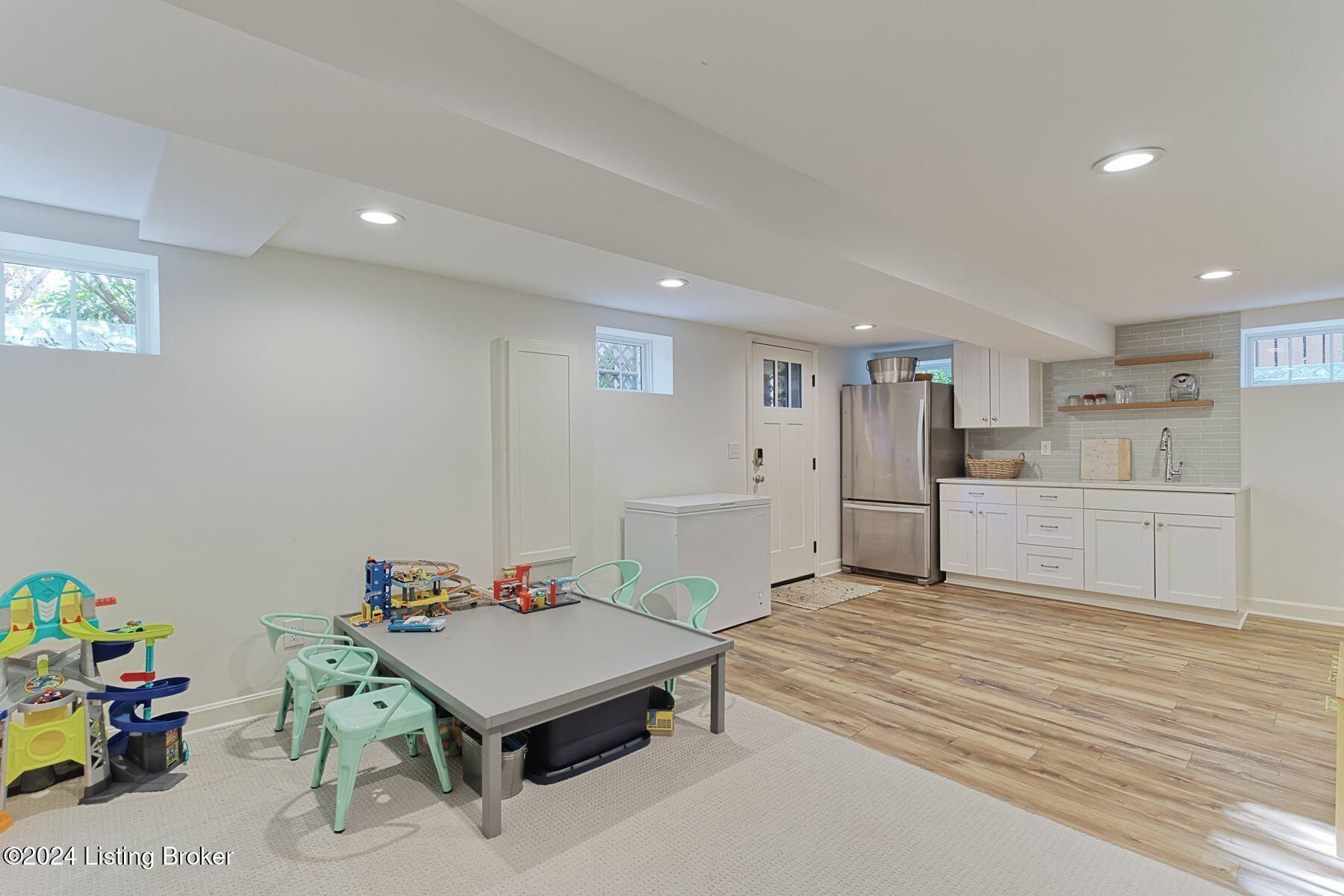 2331 Village Dr