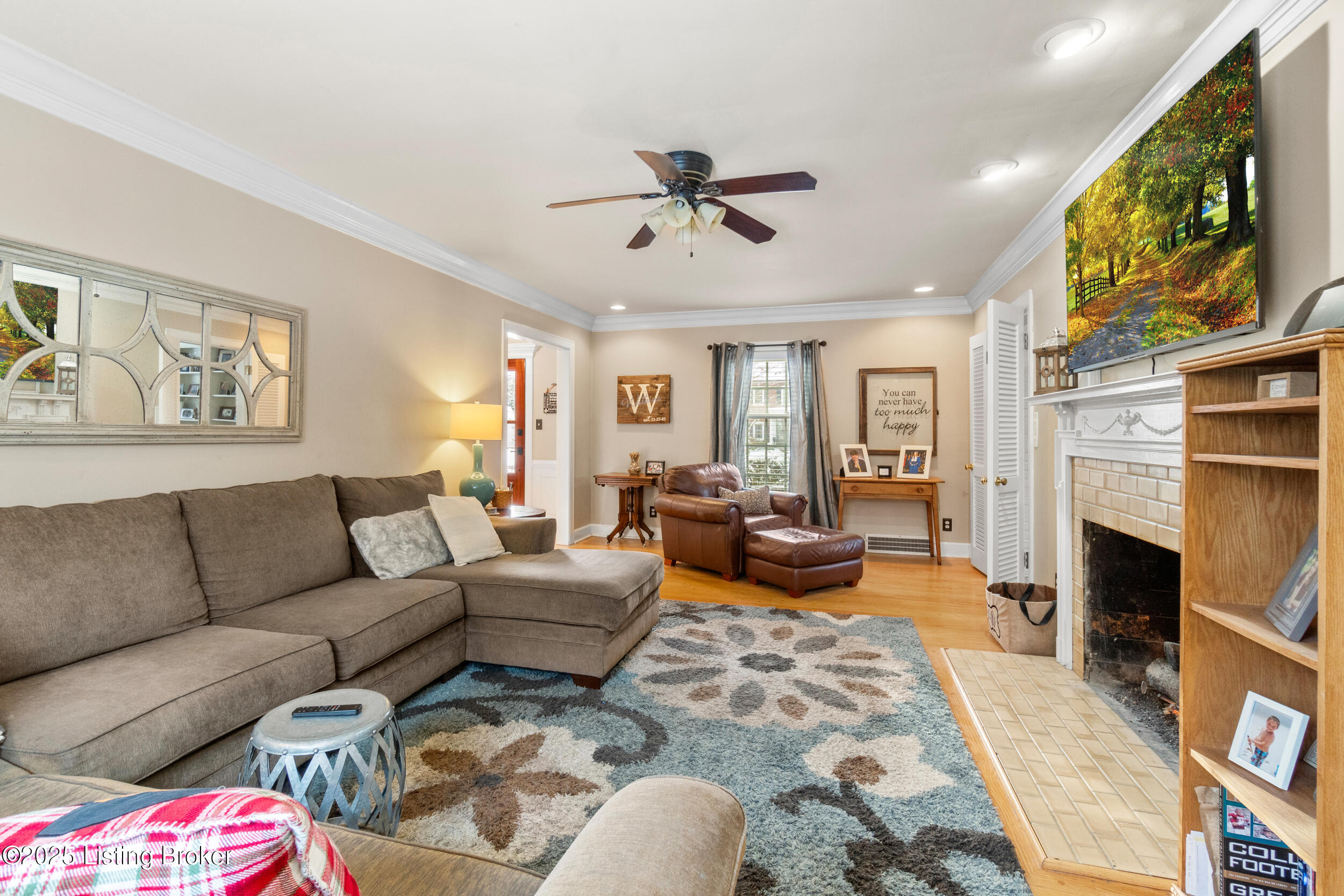 3303 Oriole Dr
