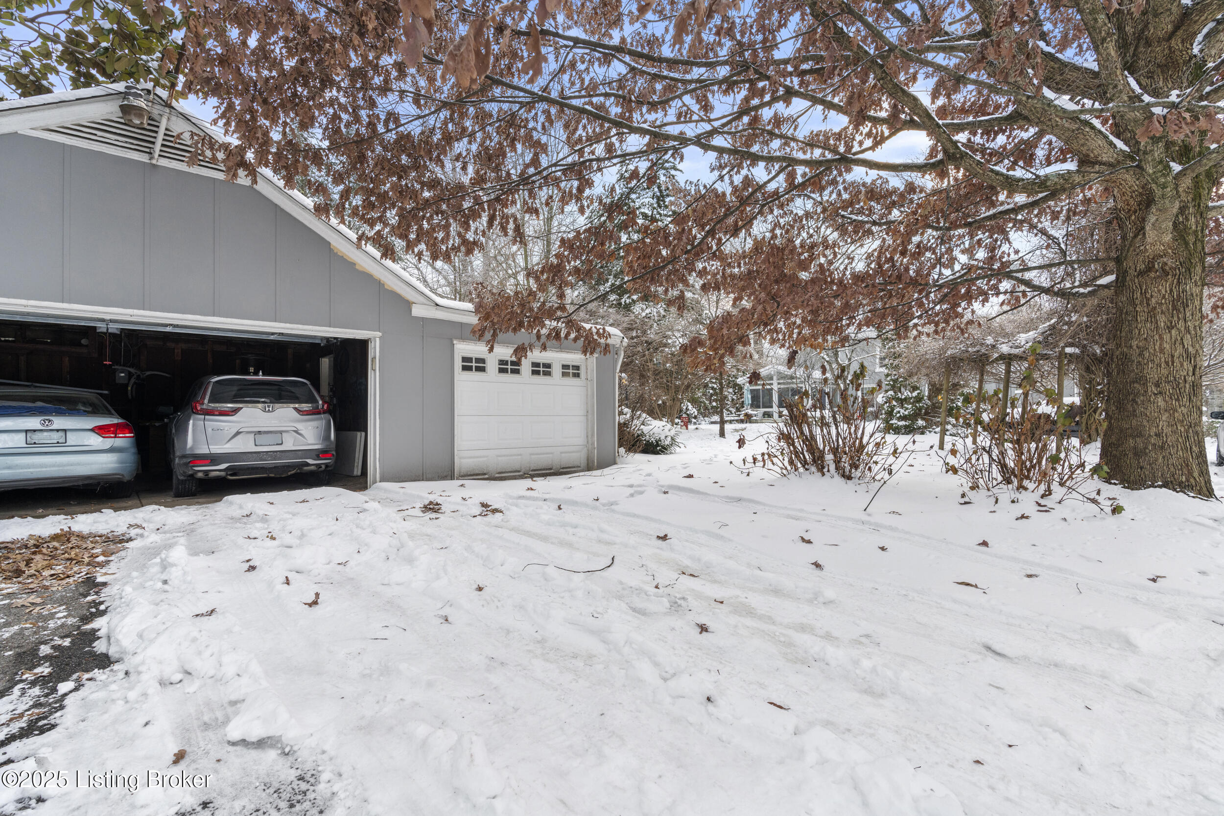 3303 Oriole Dr