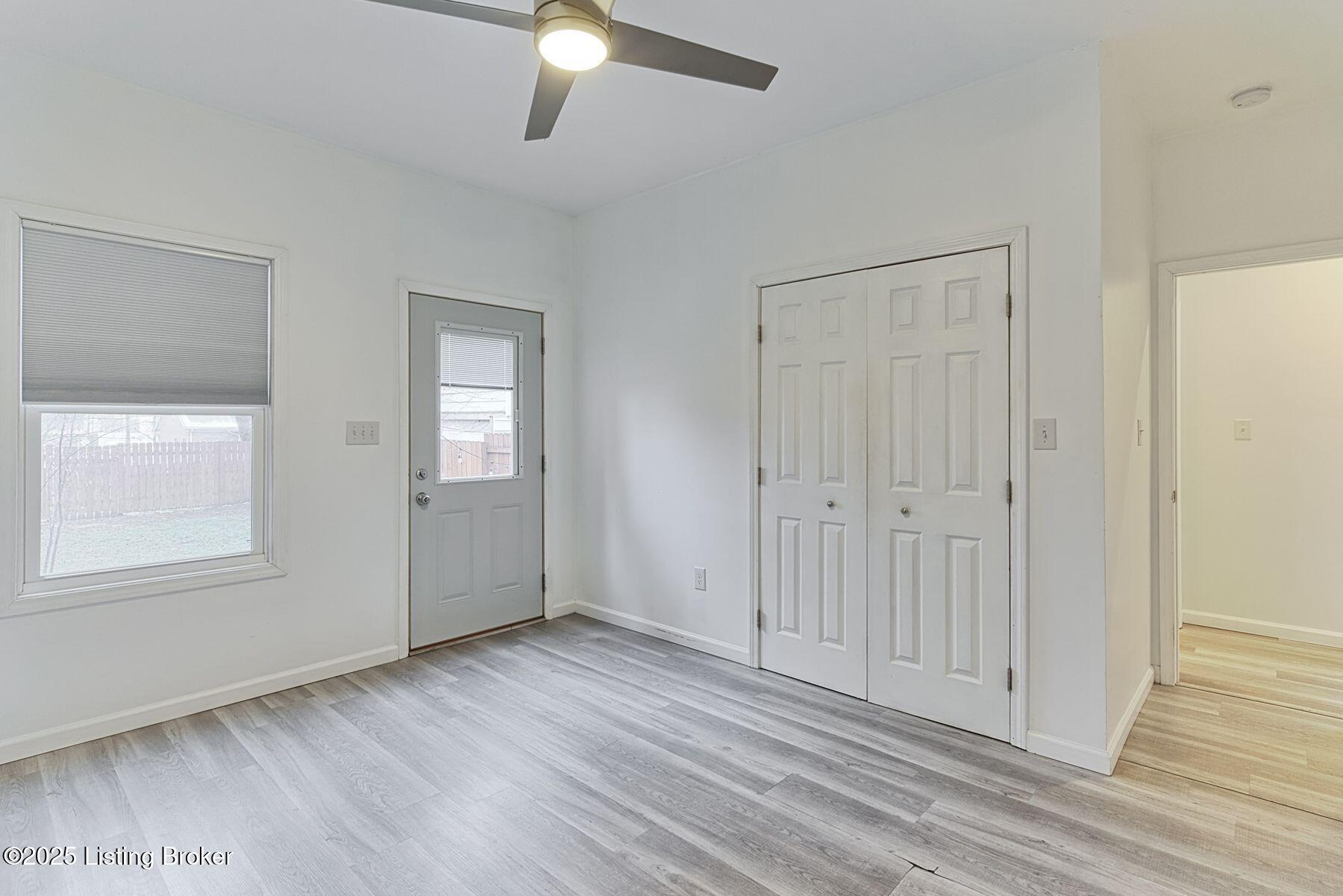 832 E Chestnut St